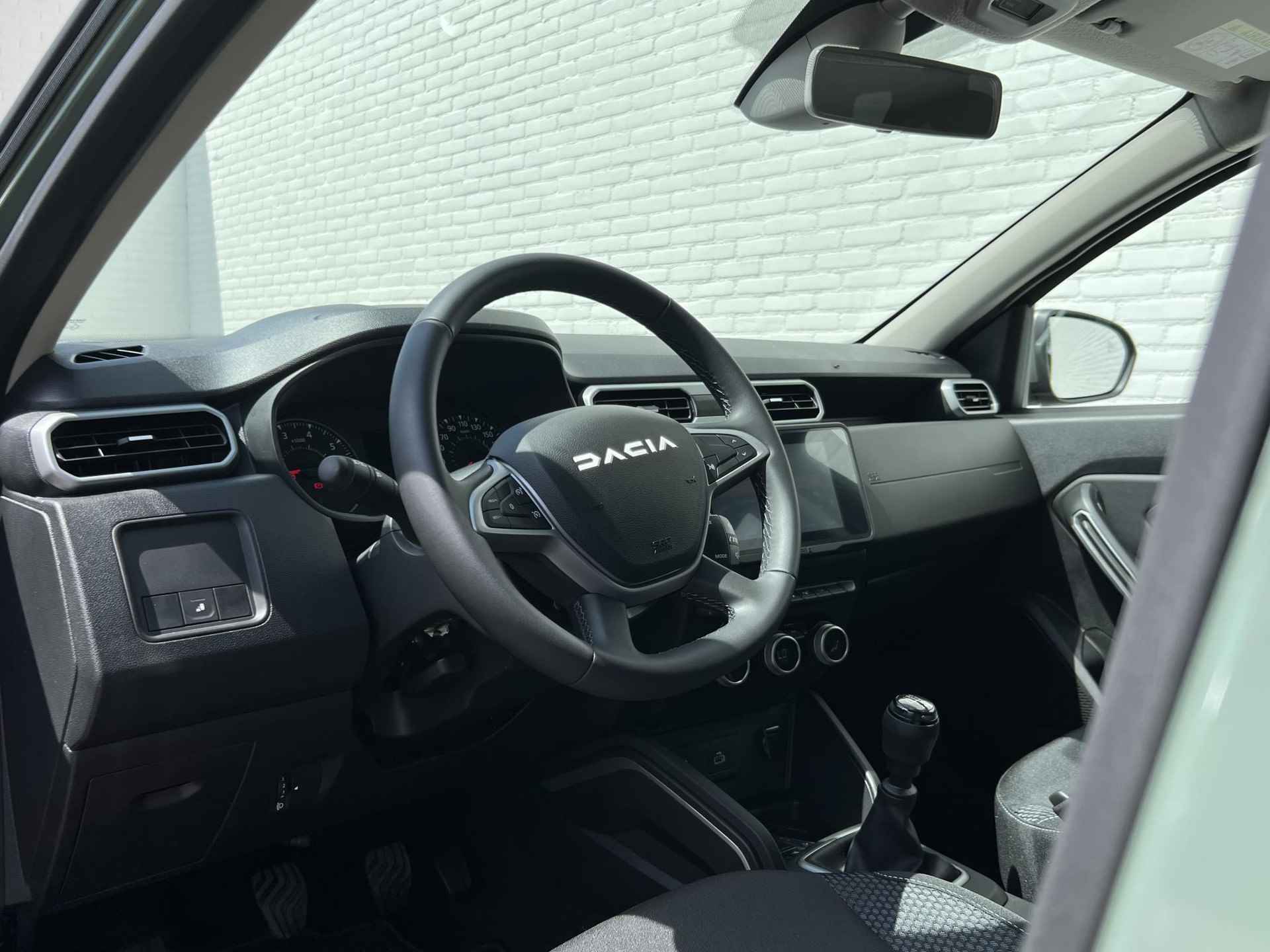 Dacia Duster 1.3 TCe 130 Journey / 360 Camera / Parkeersensoren voor + Achter / Apple Carplay & Android Auto / Navi / Cruise / Clima / DAB / LED / Keyless / - 8/38