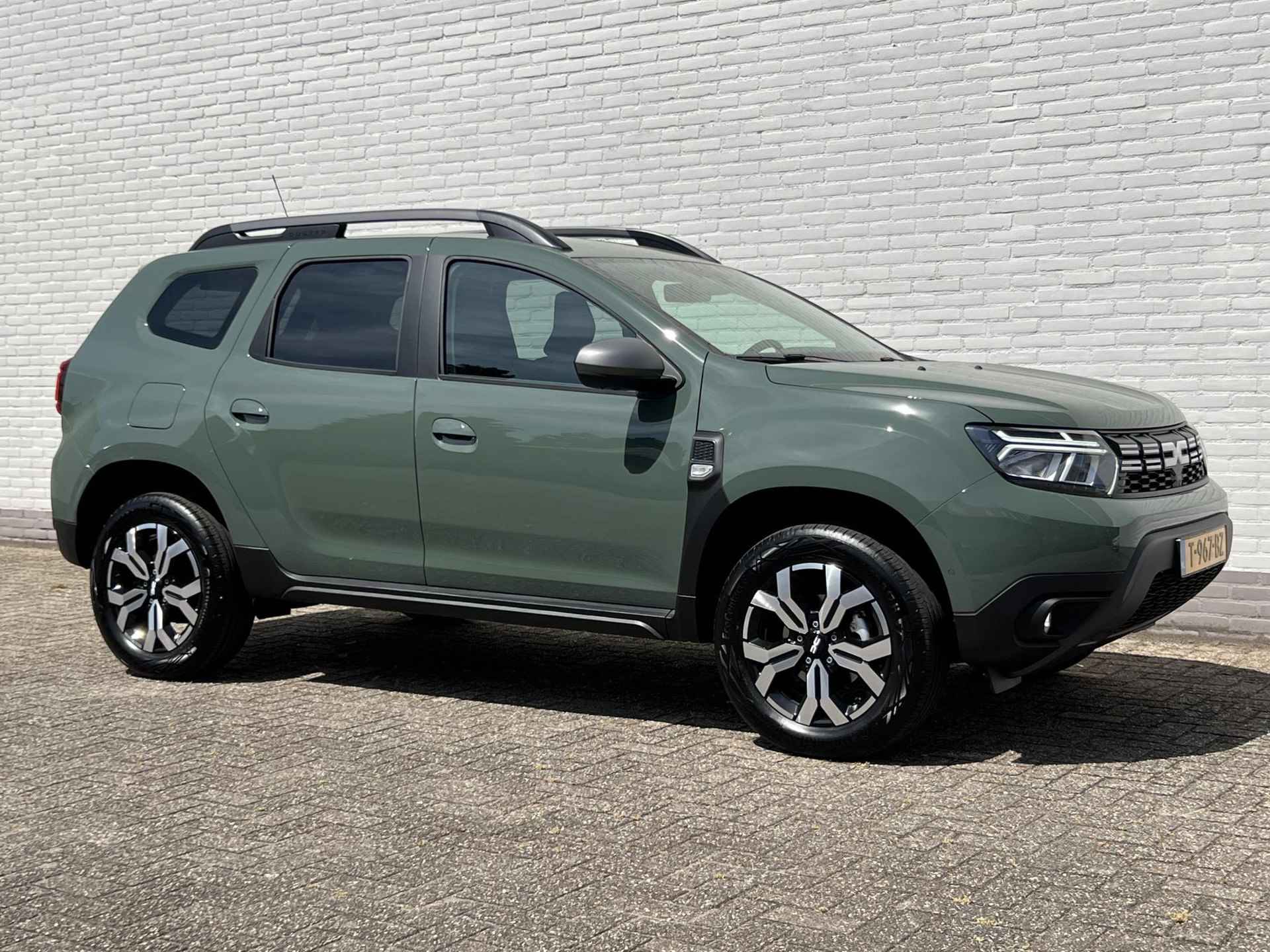 Dacia Duster 1.3 TCe 130 Journey / 360 Camera / Parkeersensoren voor + Achter / Apple Carplay & Android Auto / Navi / Cruise / Clima / DAB / LED / Keyless / - 35/38