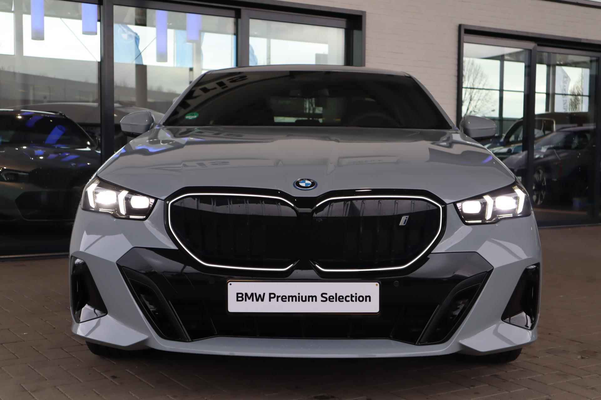 BMW i5 eDrive40 M Sportpakket Pro Travel Pack / Comfort Pack - 6/29