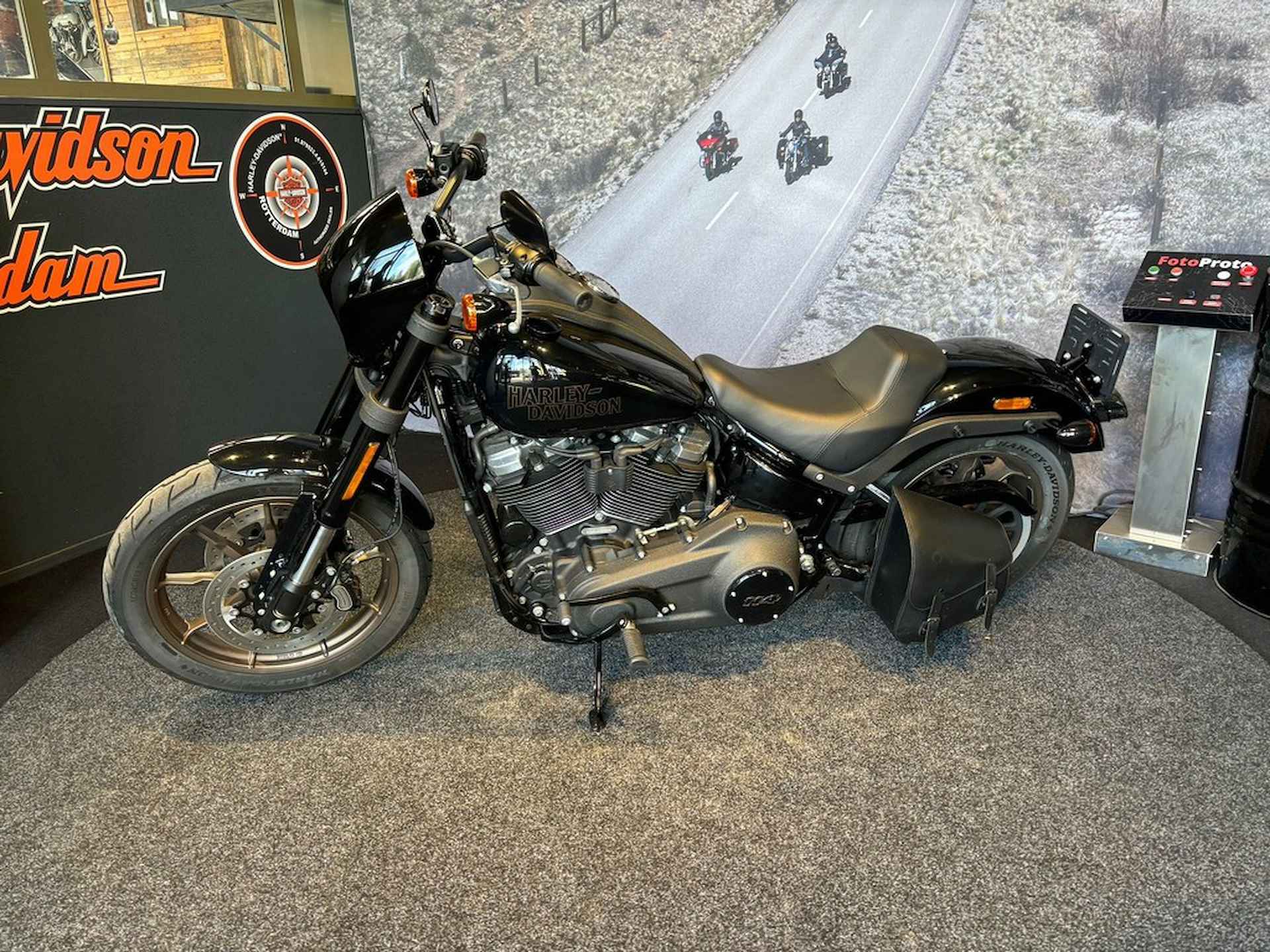 Harley-Davidson SOFTAIL FXLR LOW RIDER S - 3/9