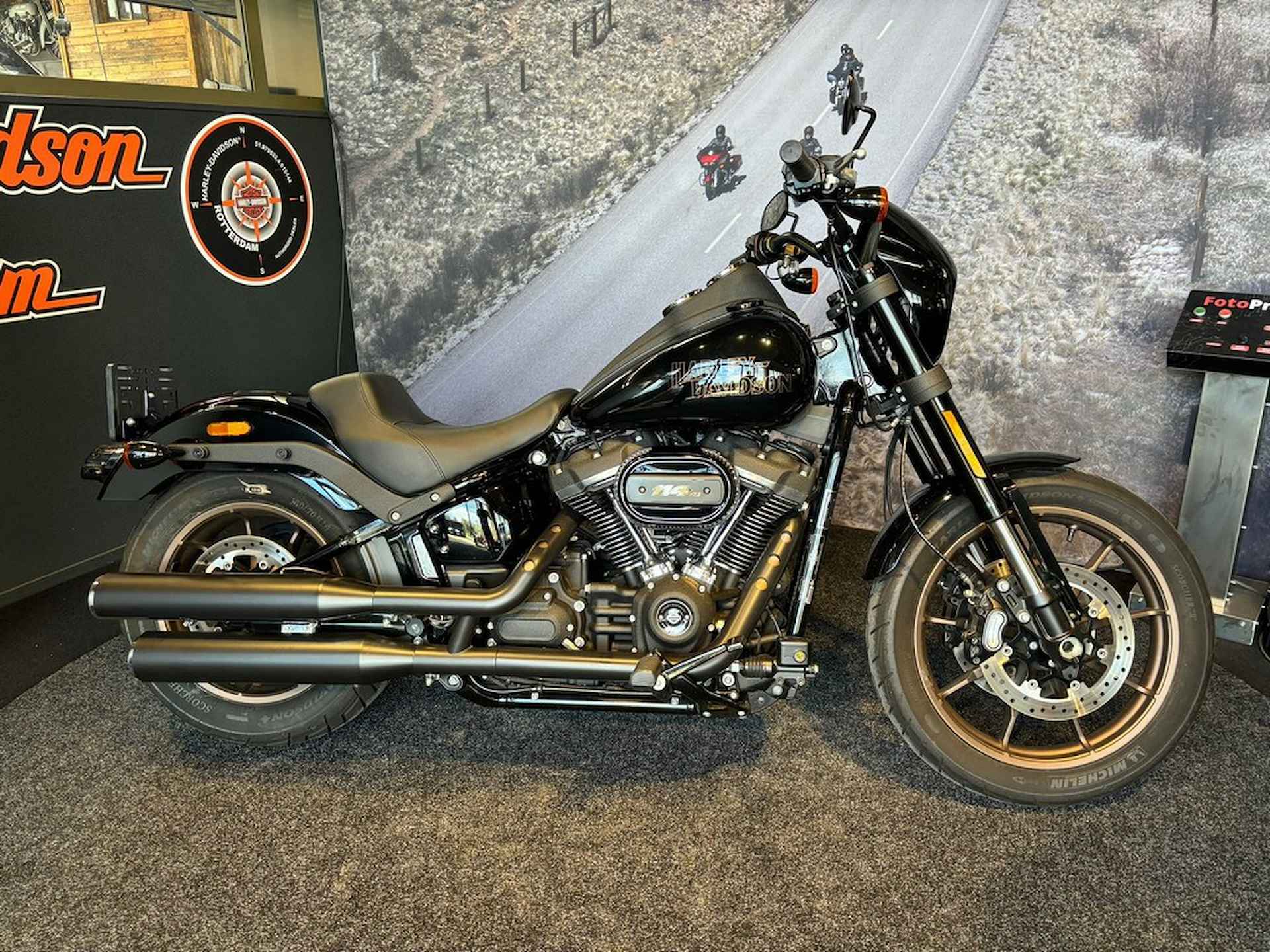 Harley-Davidson SOFTAIL FXLR LOW RIDER S - 6/9