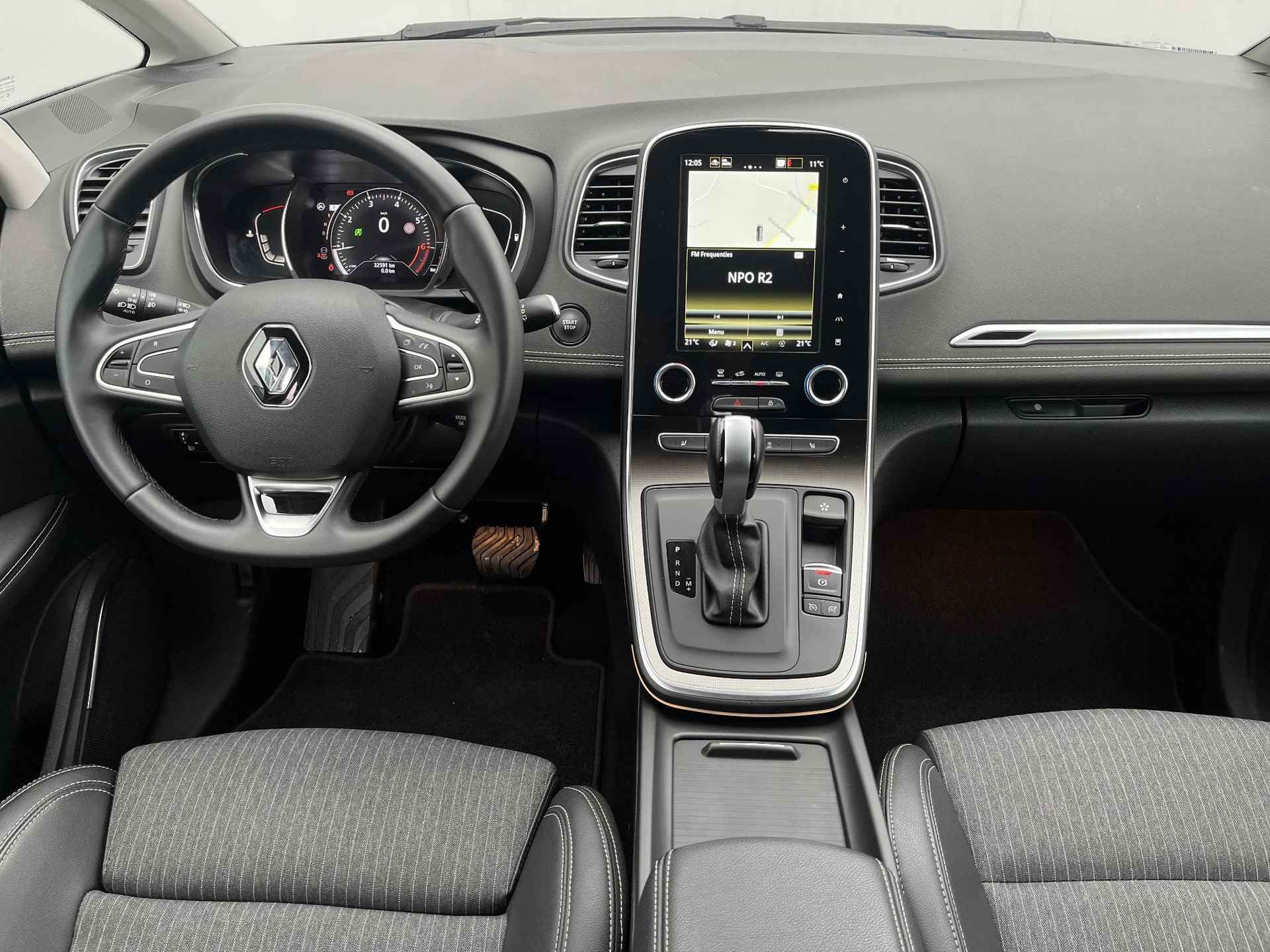 Renault Grand Scénic 1.3 TCe 140PK EDC Automaat Techno 7p. / Dodehoekdetectie / Stoelverwarming / Keyless / Climate control / Cruise control / Allseasonbanden / Navigatie / Apple carplay & Android auto - 2/54