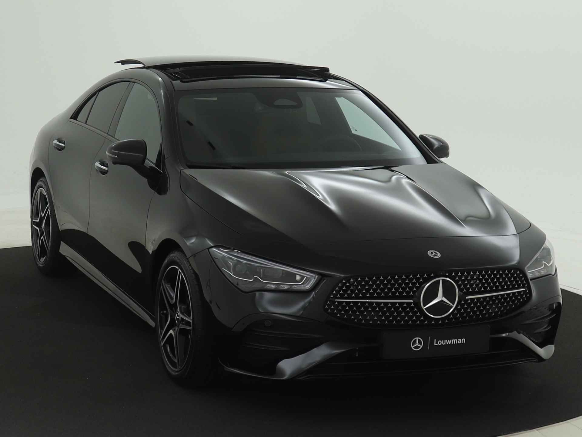 Mercedes-Benz CLA-Klasse 200 AMG Line | Nightpakket | Premium Plus Pack | Head-up display | Distronic | Parkeerpakket met 360°-camera | USB pakket Plus | KEYLESS GO-comfortpakket | Sfeerverlichting | Spiegelpakket | - 23/36