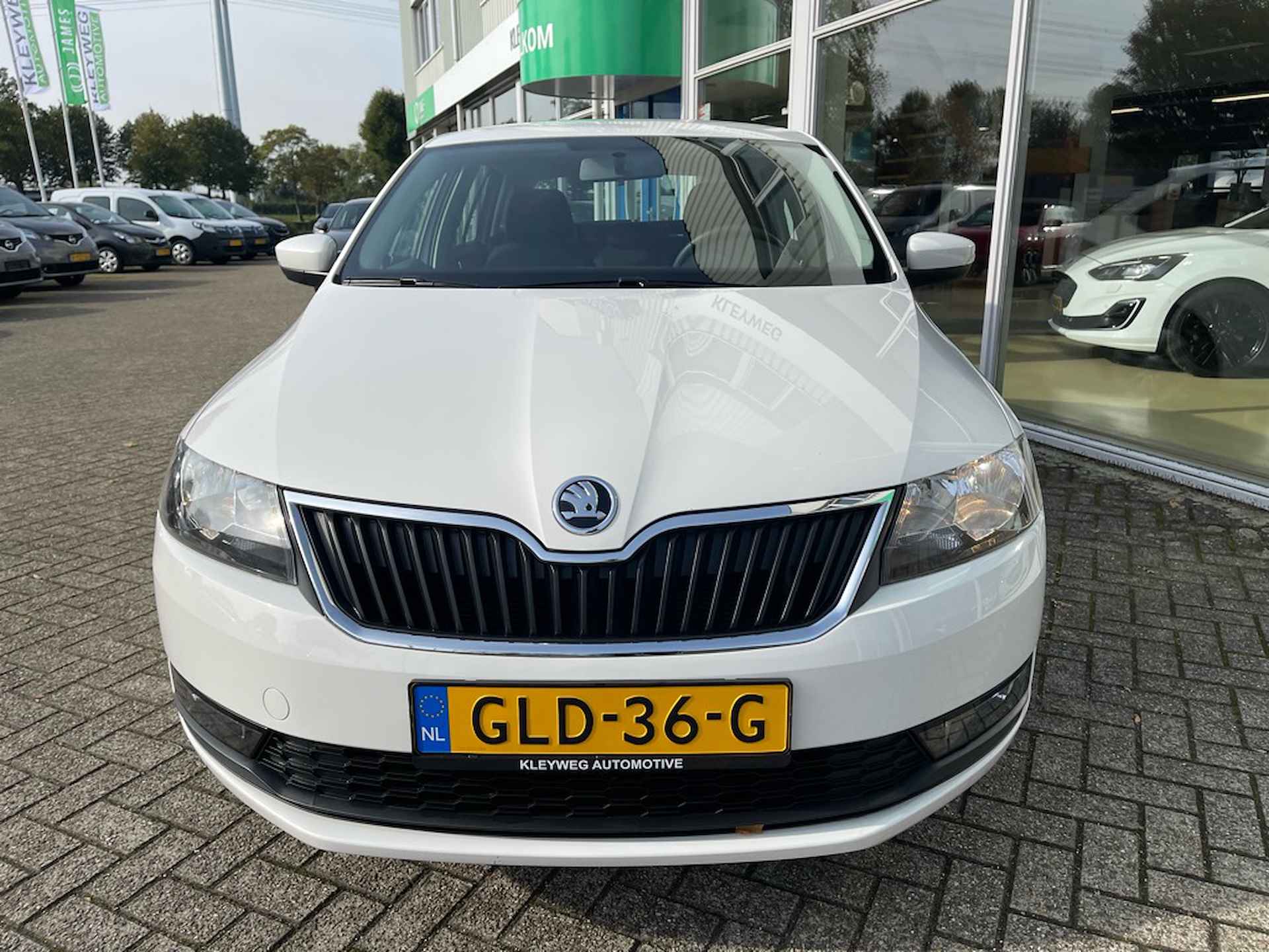 Skoda Rapid Spaceback 1.0 TSI Grt Clever - 3/18