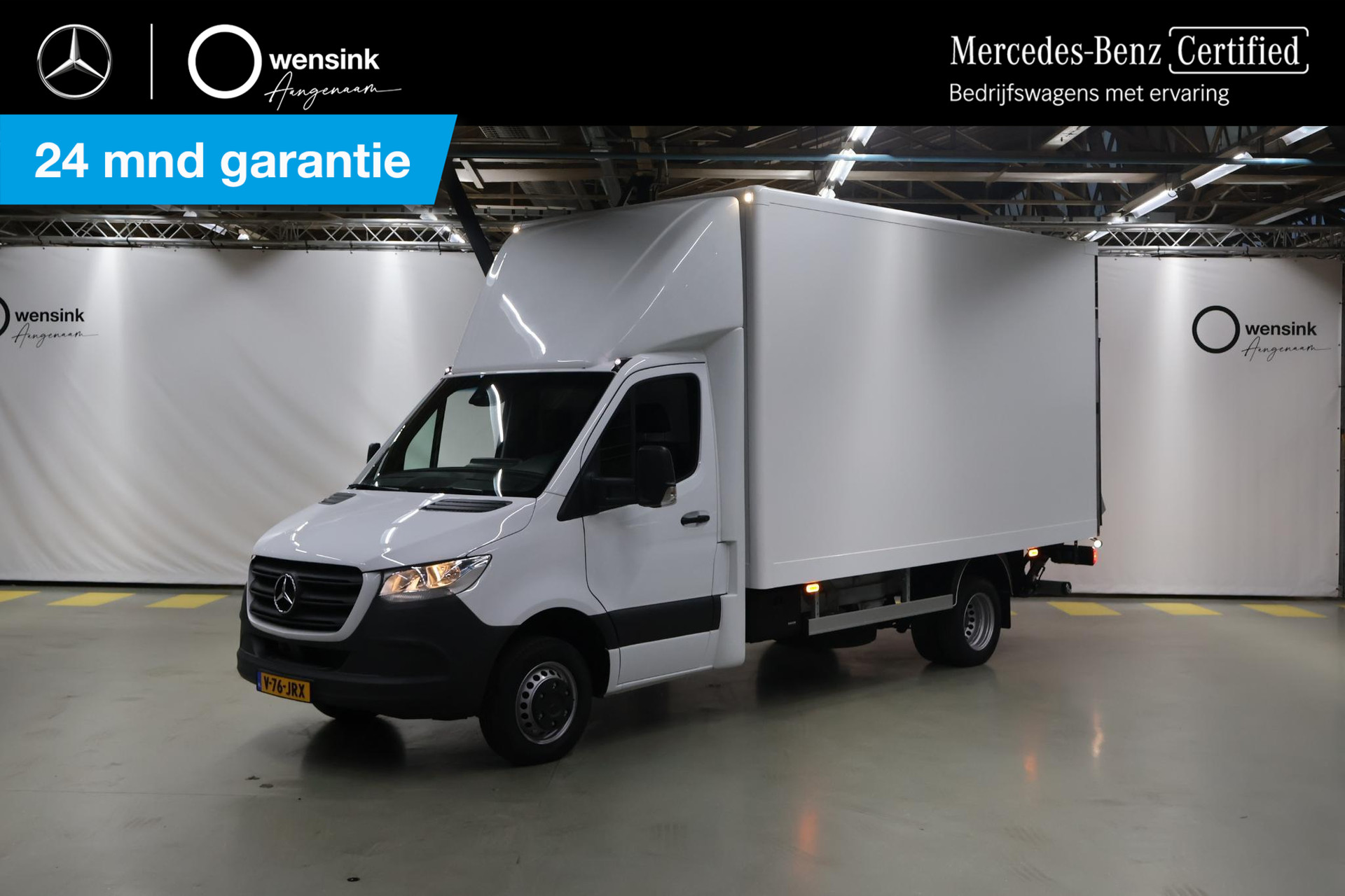 Mercedes-Benz Sprinter 517 CDI Bakwagen met Laadklep | Airco | Cruise Control | MBUX | Navigatie | Carplay | LED | 170 PK | Laadklep+zijdeur | Certified |