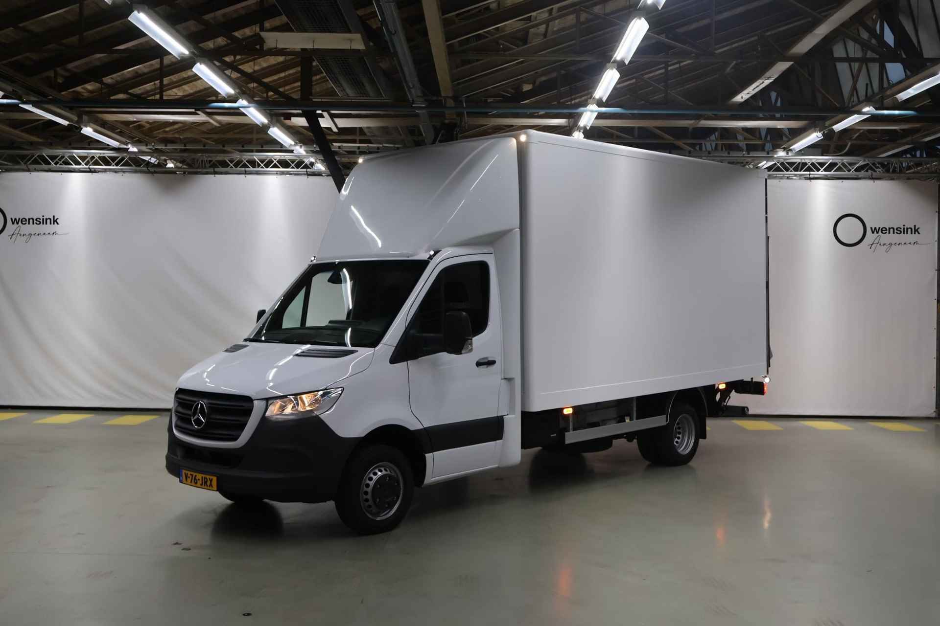 Mercedes-Benz Sprinter 517 CDI Bakwagen met Laadklep | Airco | Cruise Control | MBUX | Navigatie | Carplay | LED | 170 PK | Laadklep+zijdeur | Certified | - 41/41