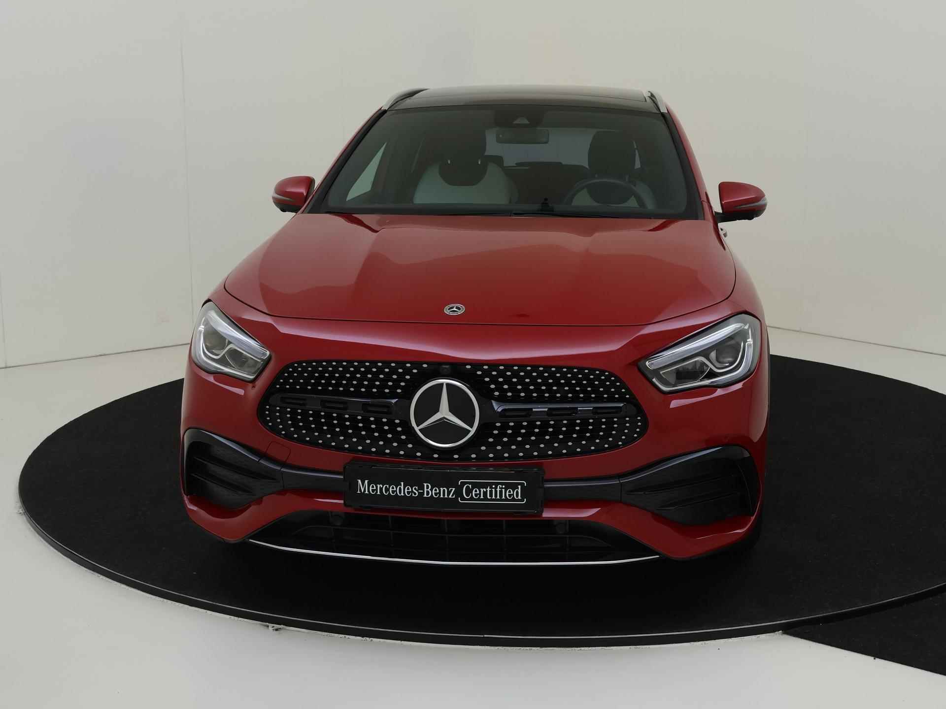 Mercedes-Benz GLA-klasse 250 4MATIC AMG Line / Stoelverwarming / 360Graden-Camera / Panaroma-schuifdak / Memory-Stoelen / Sfeerverlichting / Trekhaak / - 9/33