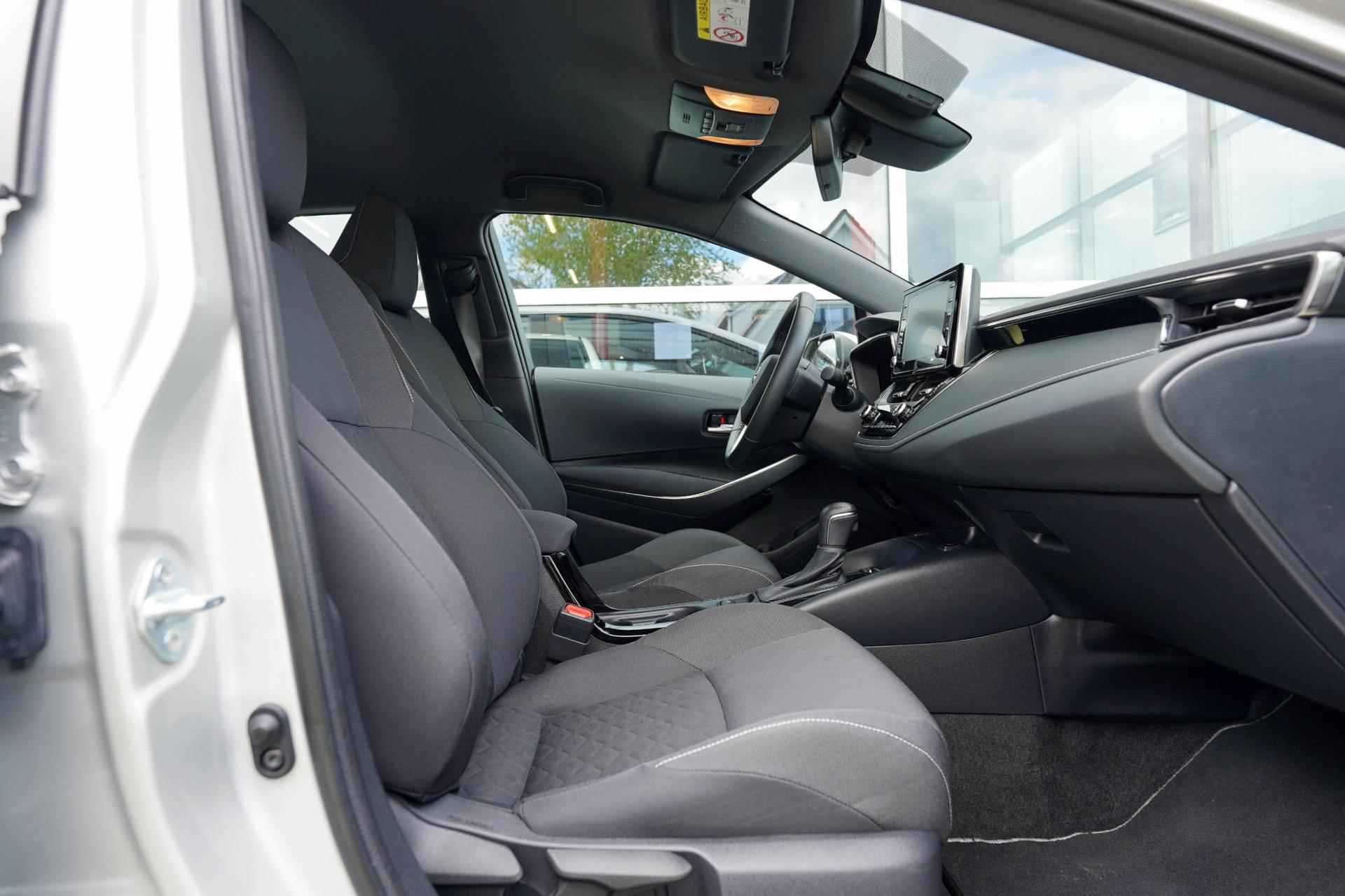 Toyota Corolla 1.8 Hybrid Dynamic Business|Carplay|Parkpilot - 6/43