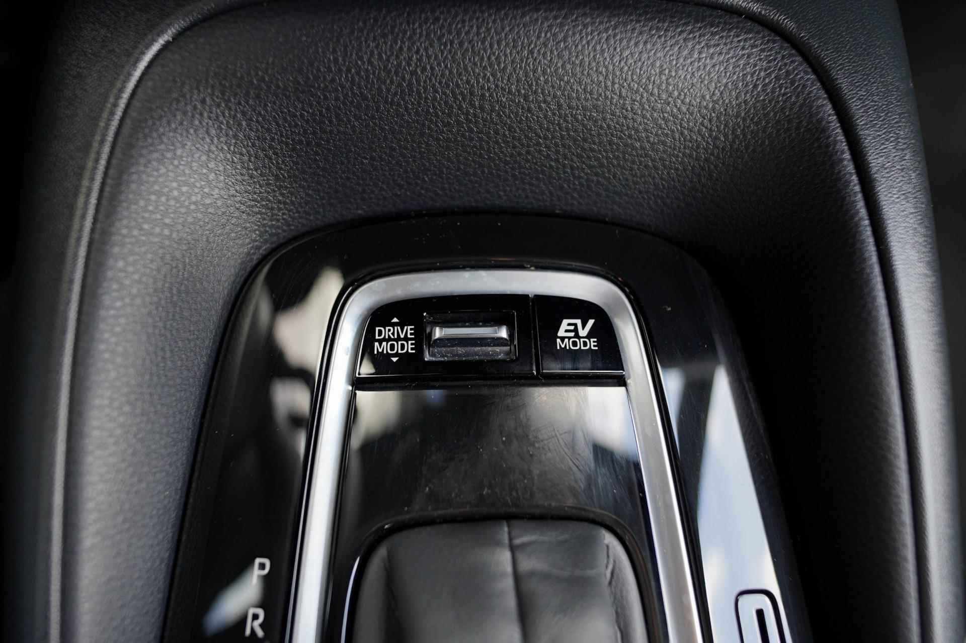 Toyota Corolla 1.8 Hybrid Dynamic Business|Carplay|Parkpilot - 26/43