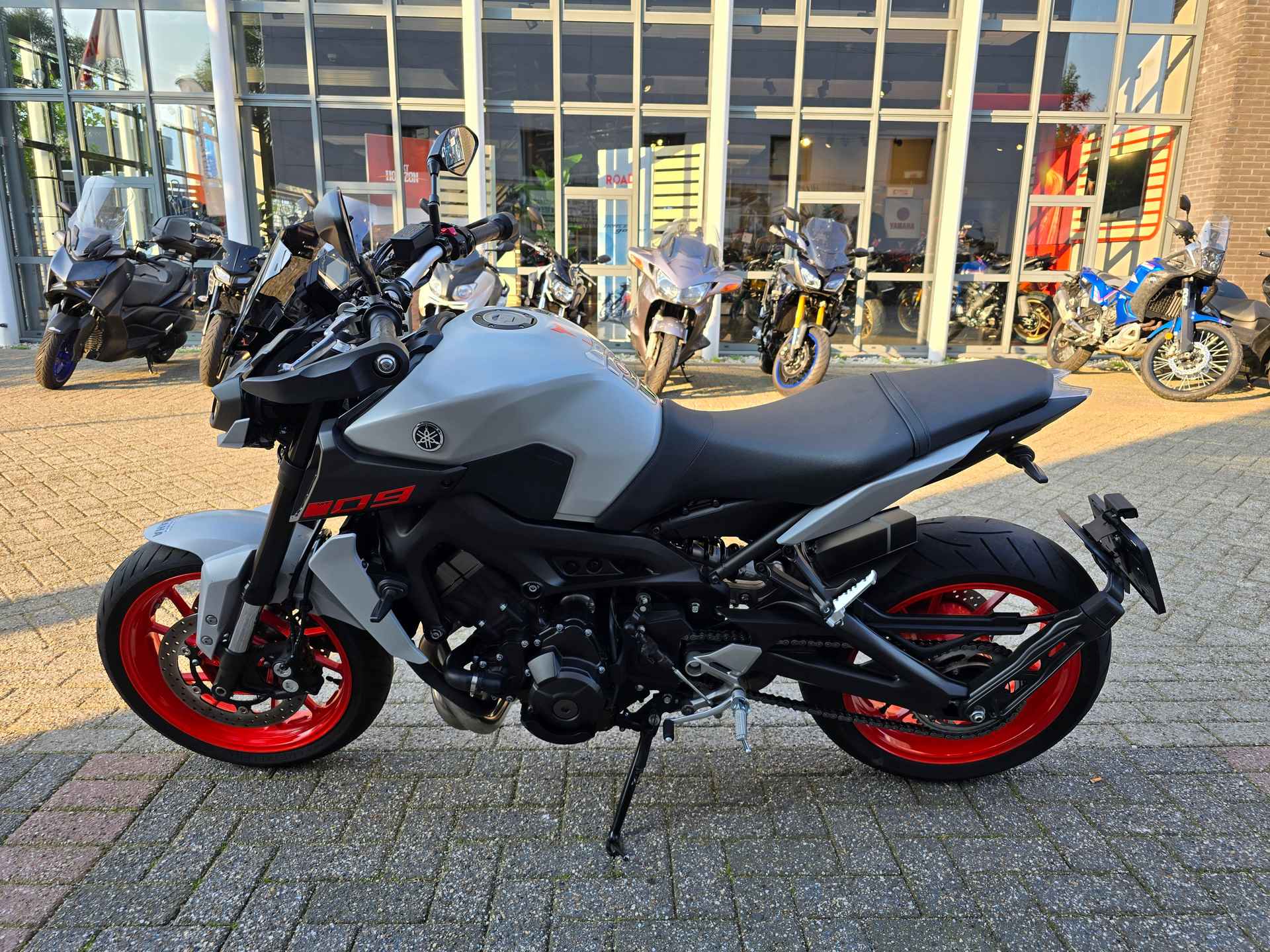 Yamaha MT 09 ABS - 3/25