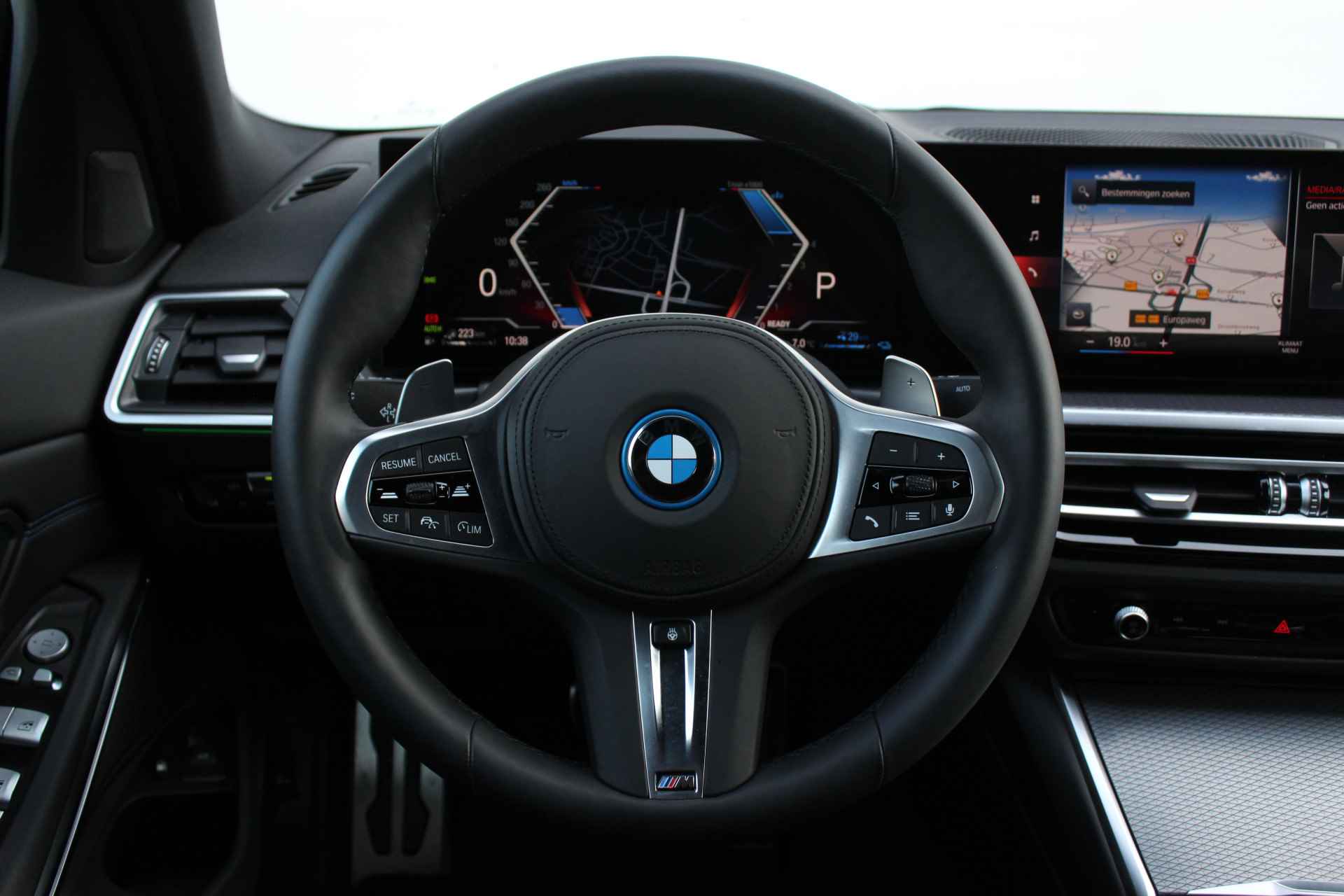 BMW 3-serie 320e High Executive M Sport Automaat / Schuif-kanteldak / Sportstoelen / Active Cruise Control / Adaptief M Onderstel / Adaptieve LED / Parking Assistant - 39/47