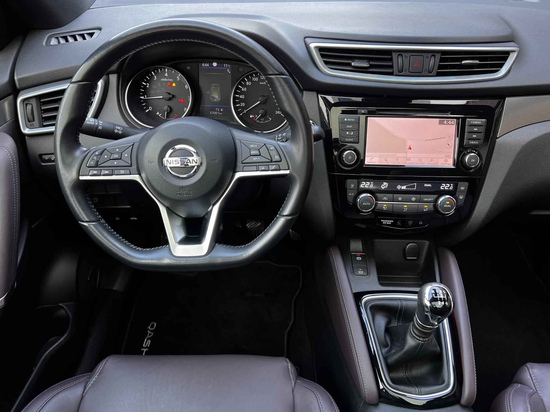 Nissan Qashqai 1.3 DIG-T Tekna + / 140 PK / Panoramadak / Leder + Memory / Navigatie + Camera rondom / Stoelverwarming - 16/55