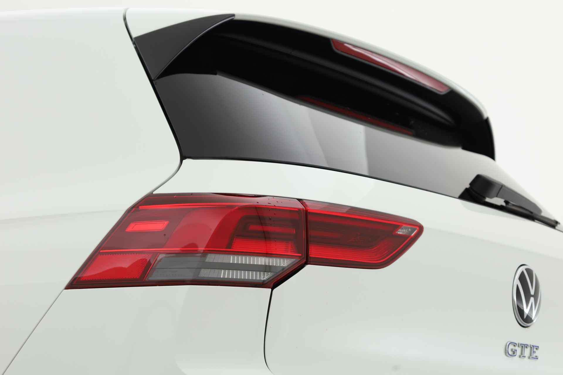 Volkswagen Golf 1.4 eHybrid GTE 245pk | Navi | Stoel- Stuurverw. | IQ. Light | PDC | Apple CarPlay - 27/29