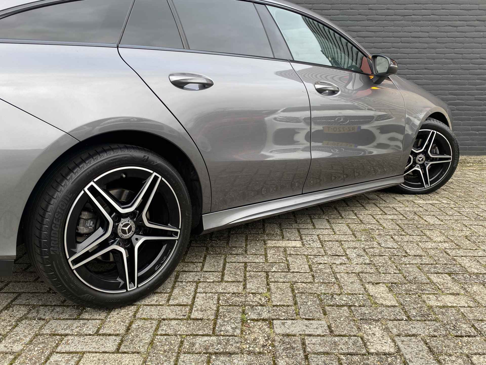 Mercedes-Benz CLA-Klasse Shooting Brake 180 Business Solution AMG AUT. | 1e eigenaar | dealer onderh. | panoramadak | sfeerverlichting | night - 11/55