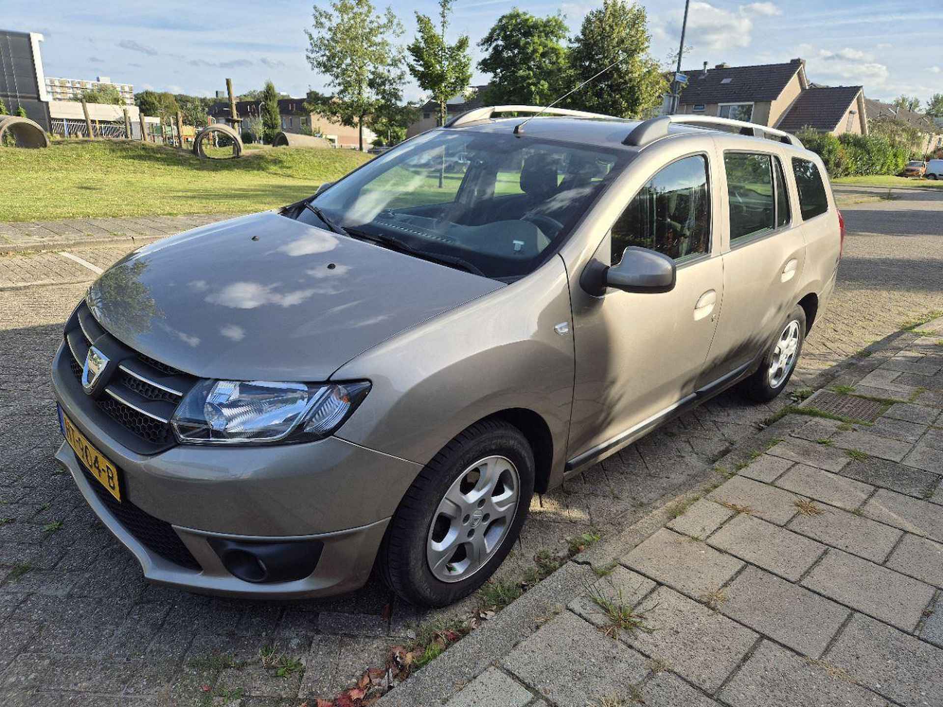 Dacia Logan MCV 0.9 TCe 90 10th Anniversary | Trekhaak | Lichtmetalen velgen | Airco | - 2/16