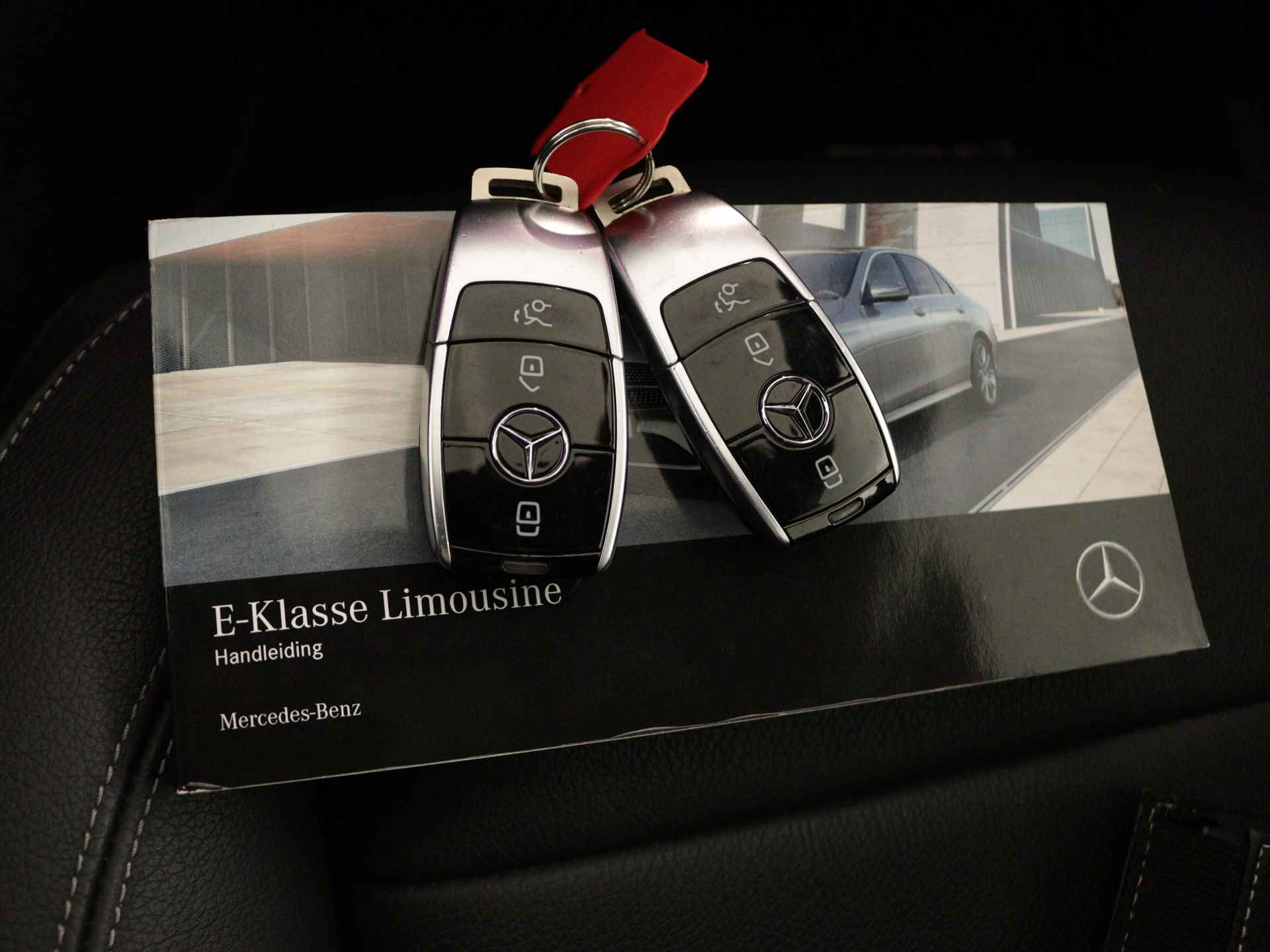 Mercedes-Benz E-Klasse 200 AMG Nightpakket | Panoramadak | Burmester Audio | Memory | Keyless Go | Dode Hoek Ass | 360 gr Camera | Inclusief 24 maanden Mercedes-Benz Certified garantie voor Europa. - 14/44