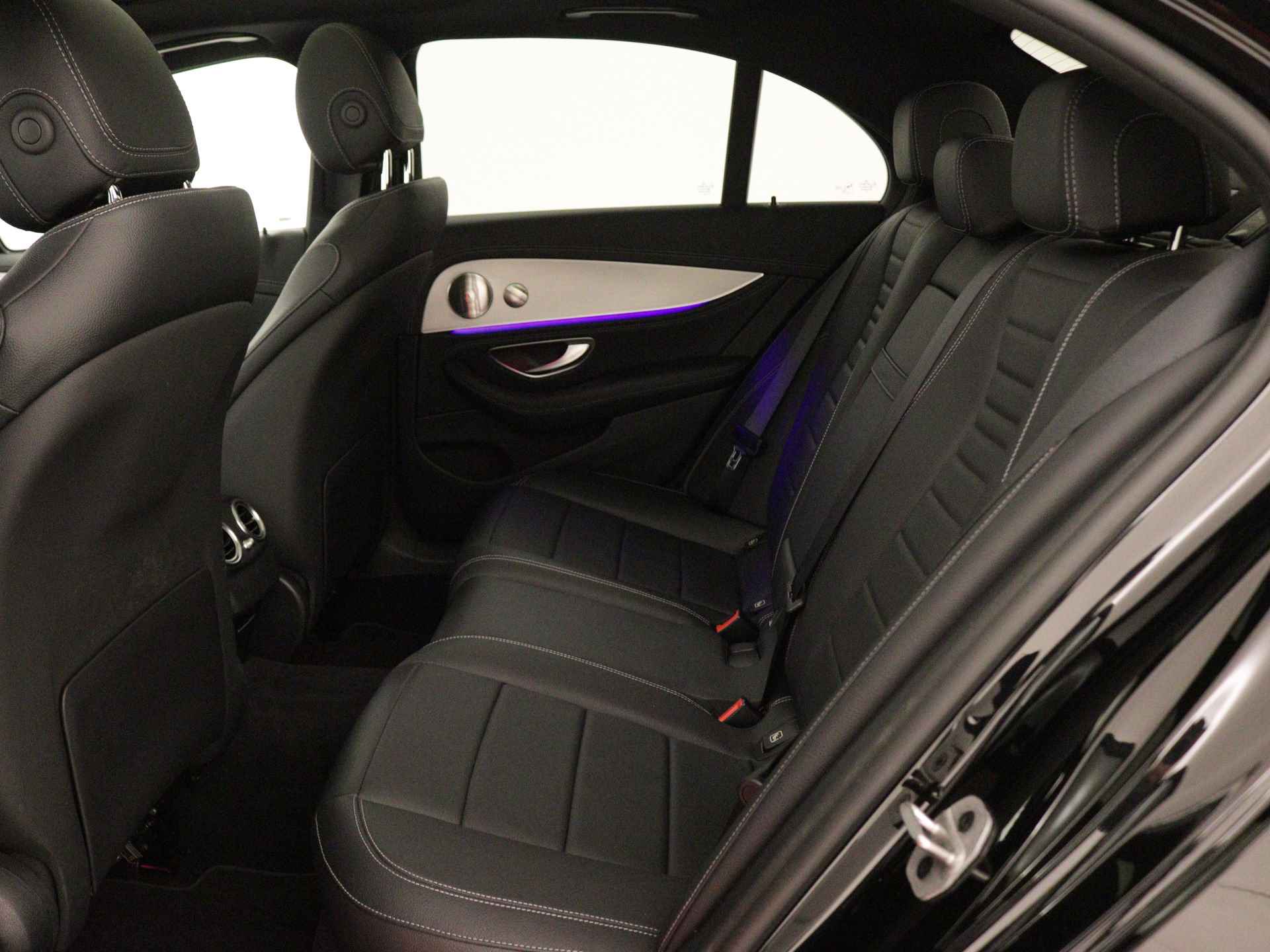 Mercedes-Benz E-Klasse 200 AMG Nightpakket | Panoramadak | Burmester Audio | Memory | Keyless Go | Dode Hoek Ass | 360 gr Camera | Inclusief 24 maanden Mercedes-Benz Certified garantie voor Europa. - 22/44
