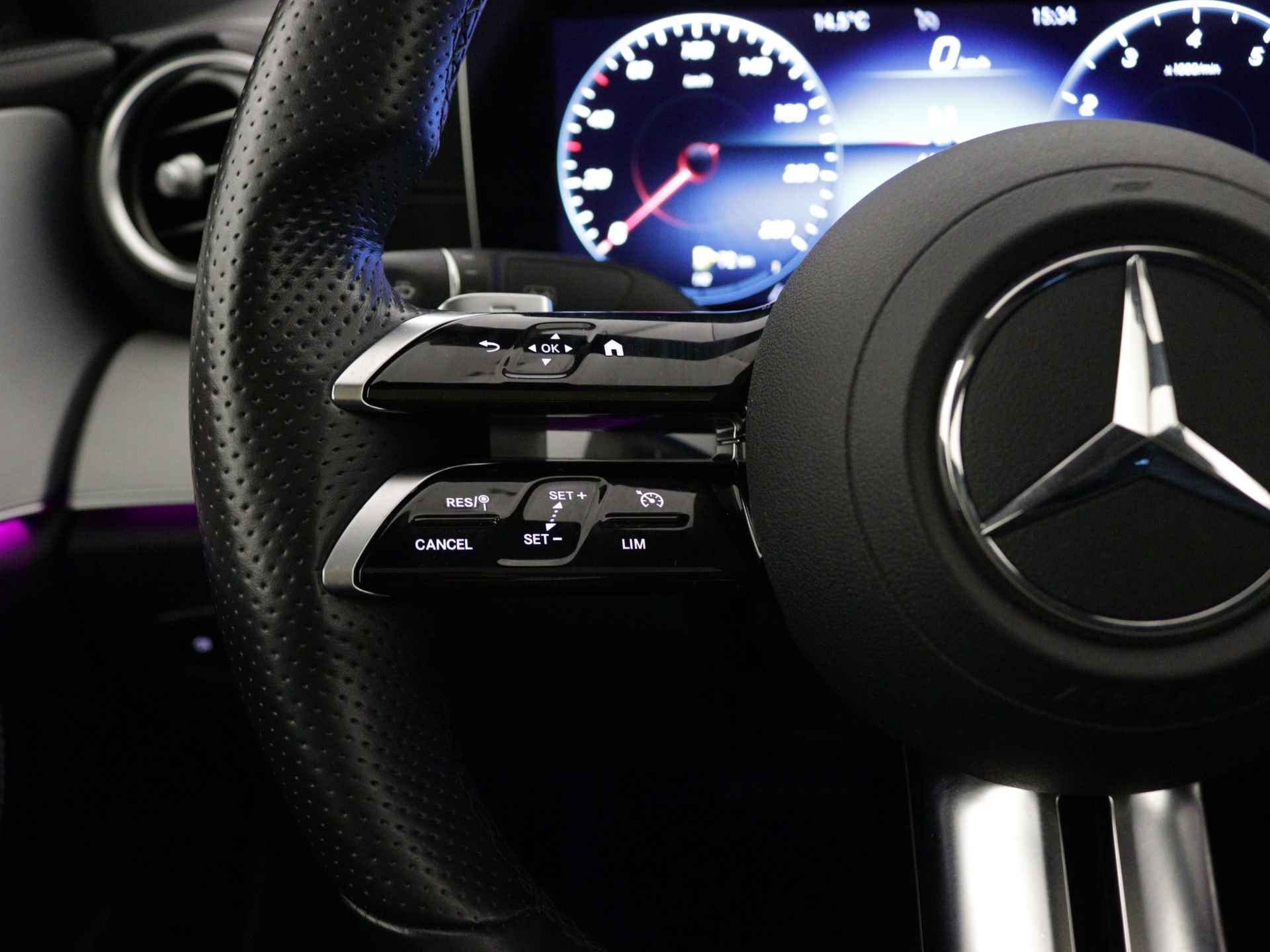 Mercedes-Benz E-Klasse 200 AMG Nightpakket | Panoramadak | Burmester Audio | Memory | Keyless Go | Dode Hoek Ass | 360 gr Camera | Inclusief 24 maanden Mercedes-Benz Certified garantie voor Europa. - 23/44