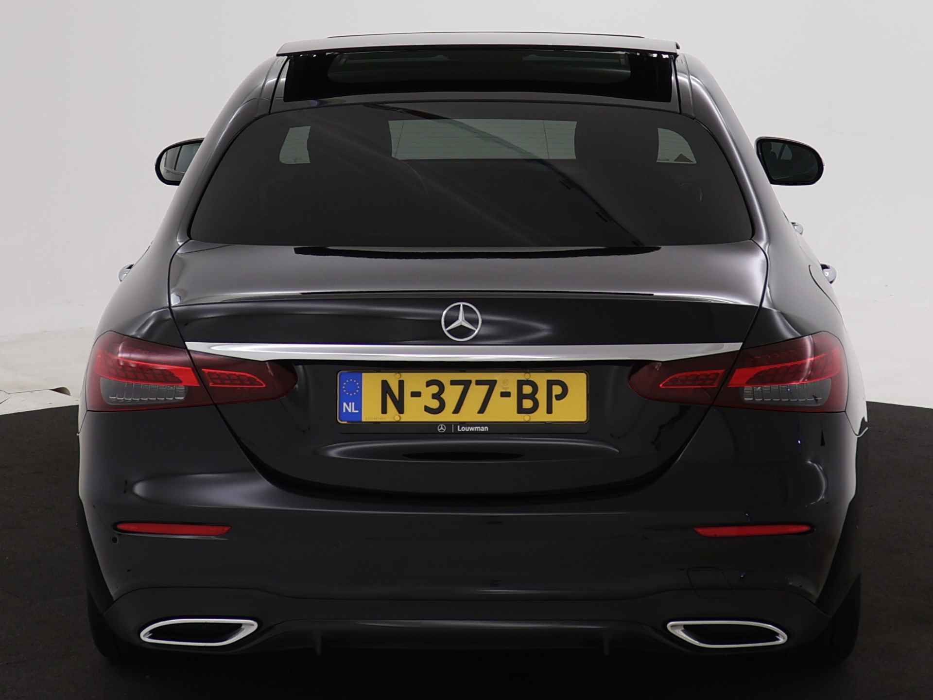 Mercedes-Benz E-Klasse 200 AMG Nightpakket | Panoramadak | Burmester Audio | Memory | Keyless Go | Dode Hoek Ass | 360 gr Camera | Inclusief 24 maanden Mercedes-Benz Certified garantie voor Europa. - 30/44