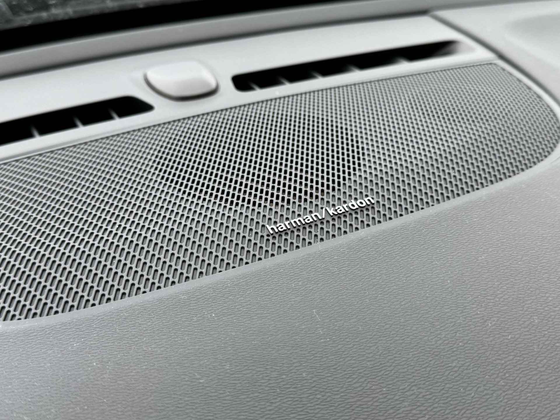 Volvo XC40 1.5 T3 R-Design | Panoramadak | Harman/Kardon | Stoelverwarming | 360 graden camera | - 18/18