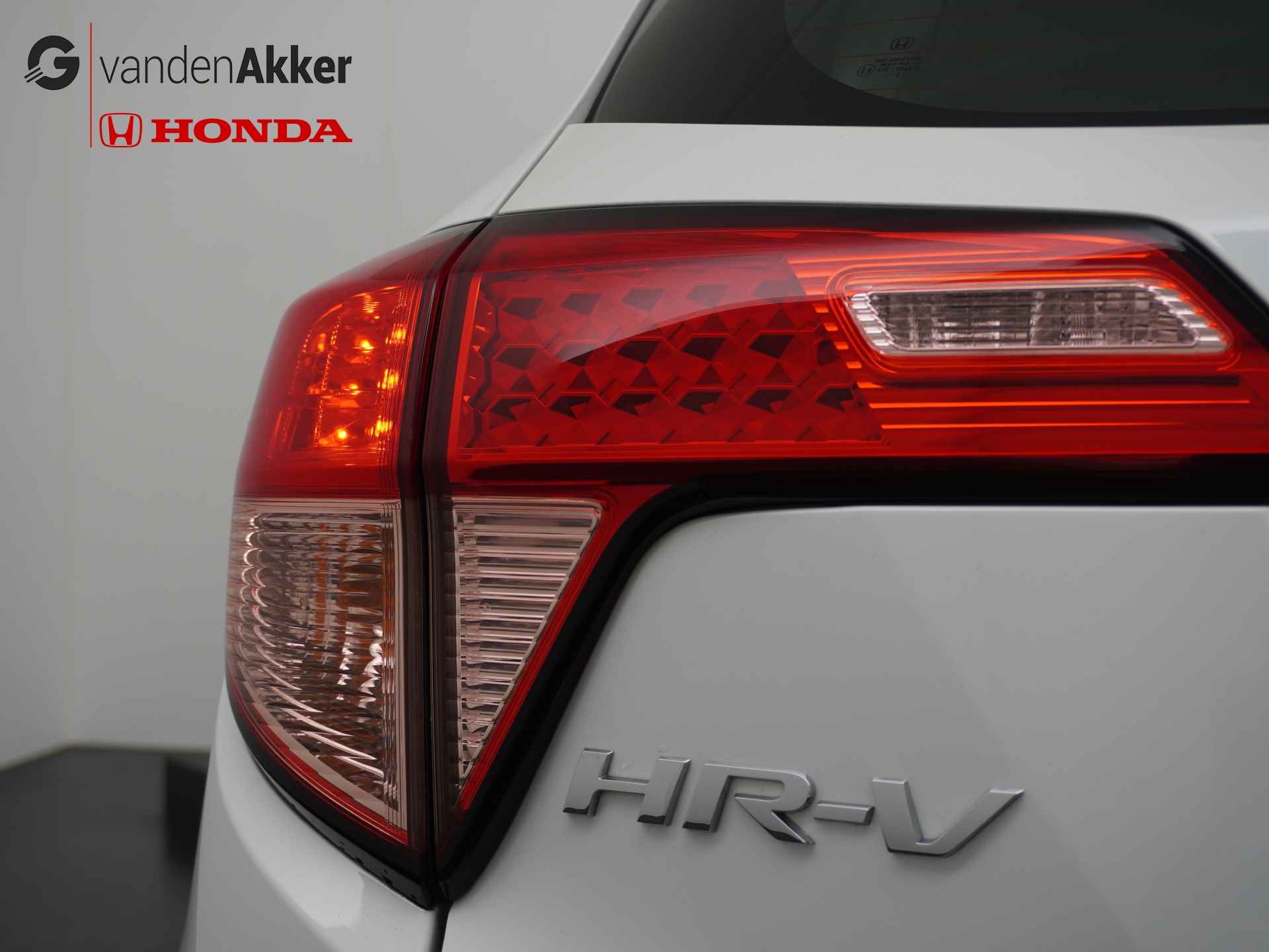 Honda HR-V 1.5 i-VTEC 130pk Elegance, Aero Pack, 17 inch wielen. Rijklaarprijs inc 12 mnd garantie - 10/41