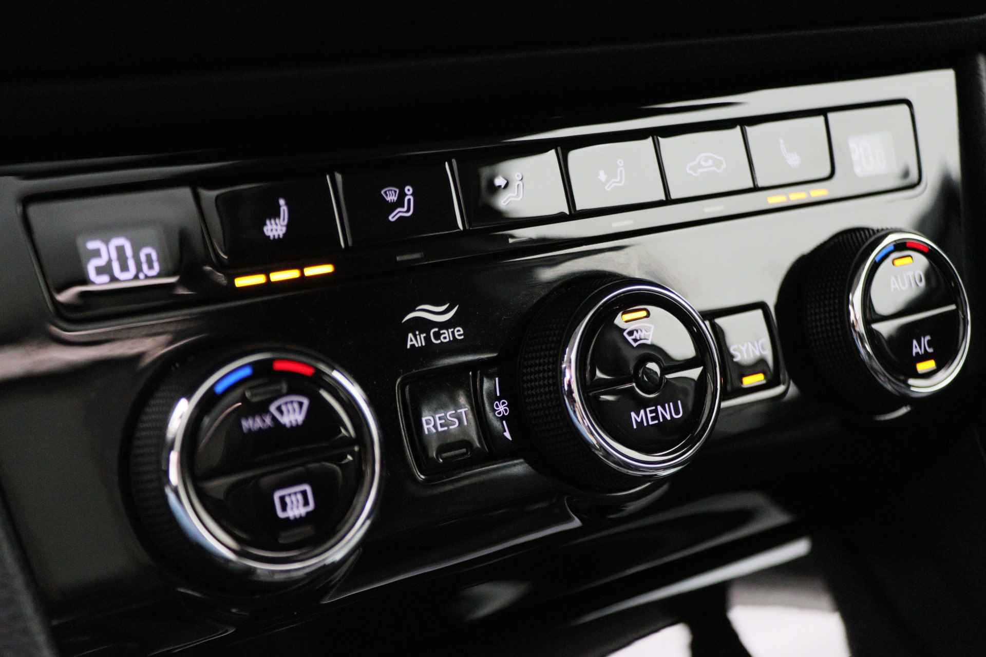 Škoda Superb Combi 1.5 TSI ACT Style Business Leer, Panoramadak, Apple Carplay, Cruise, Bluetooth, 19'' - 38/56