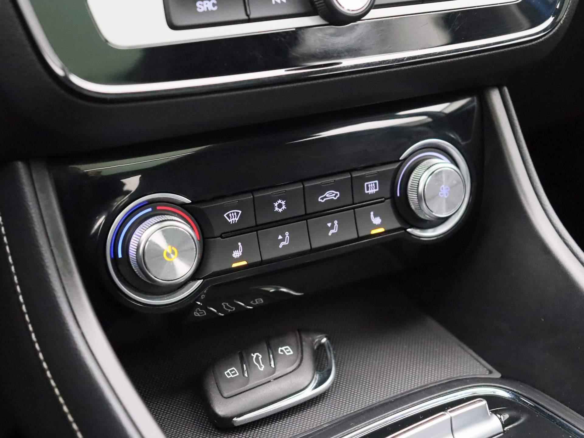 MG ZS EV Luxury 45 kWh | Schuifdak | Leder | Navigatie | Camera | Airco | Parkeersensoren | - 19/31