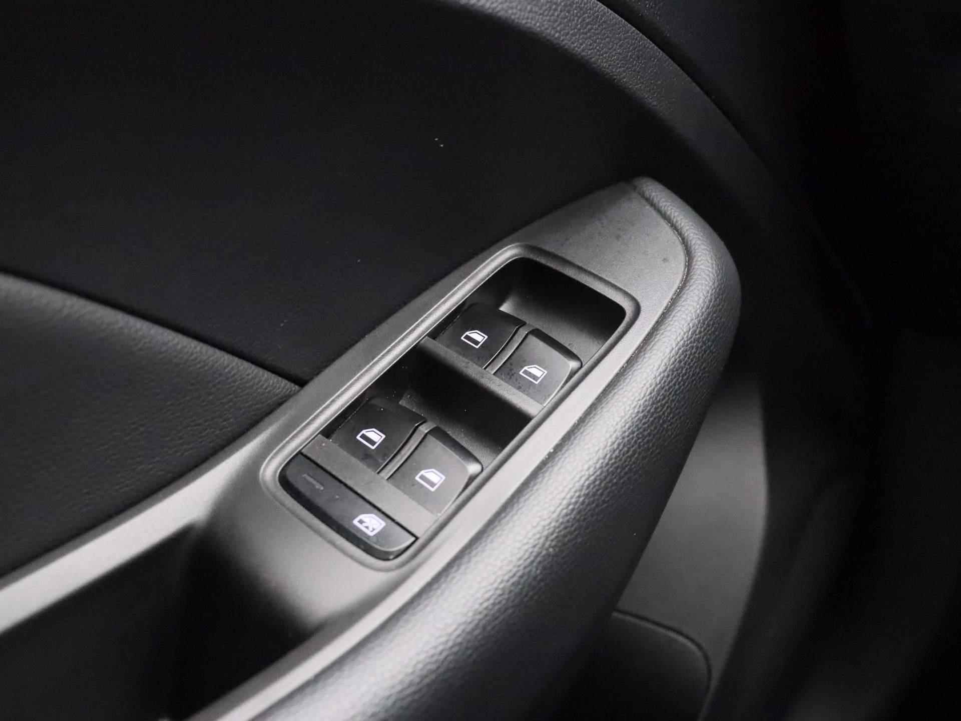 MG ZS EV Luxury 45 kWh | Schuifdak | Leder | Navigatie | Camera | Airco | Parkeersensoren | - 24/31