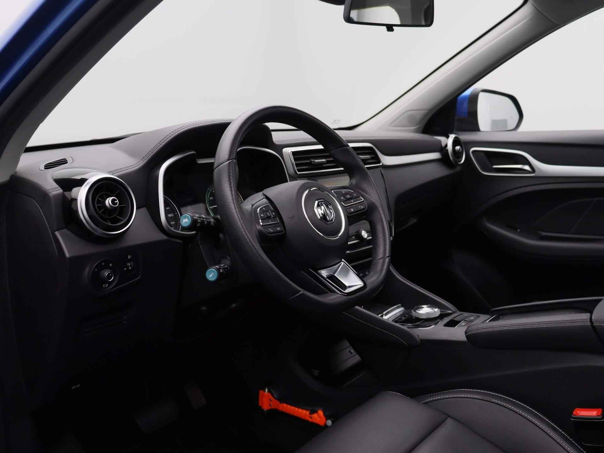 MG ZS EV Luxury 45 kWh | Schuifdak | Leder | Navigatie | Camera | Airco | Parkeersensoren | - 27/31
