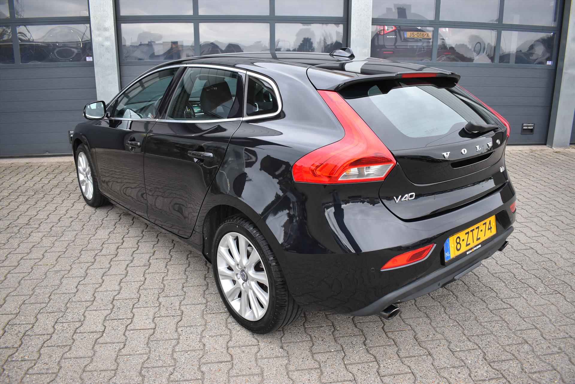 VOLVO V40 1.6 T3 150pk Momentum - 3/34