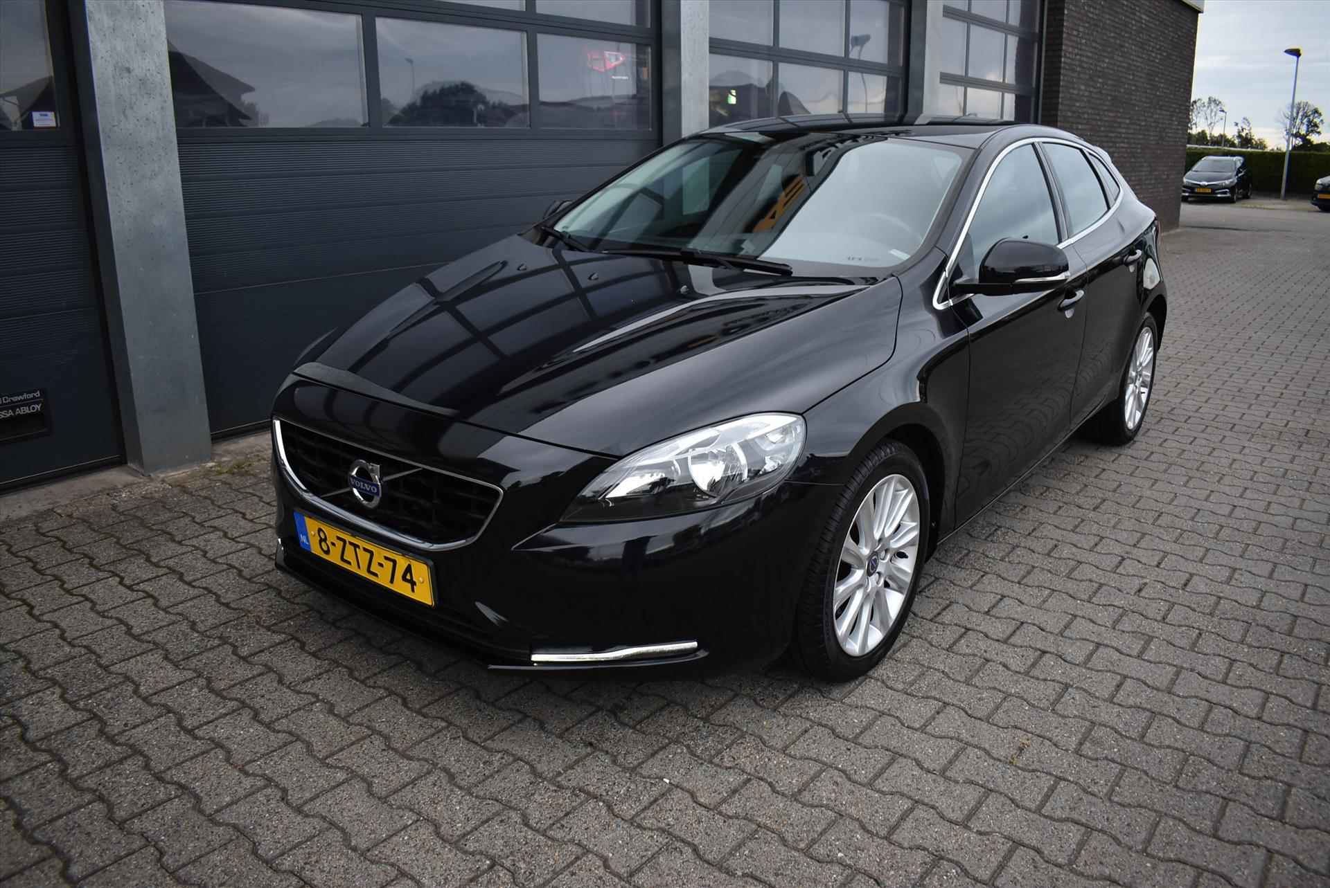 VOLVO V40 1.6 T3 150pk Momentum - 10/34