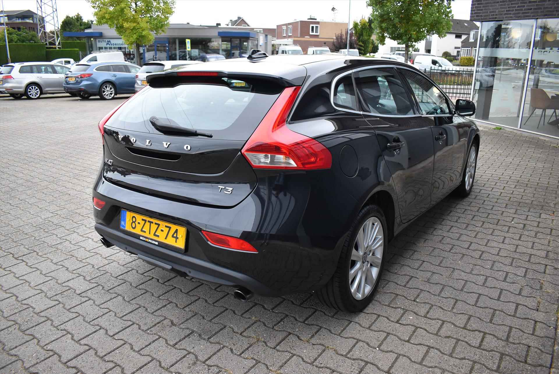 VOLVO V40 1.6 T3 150pk Momentum - 13/34