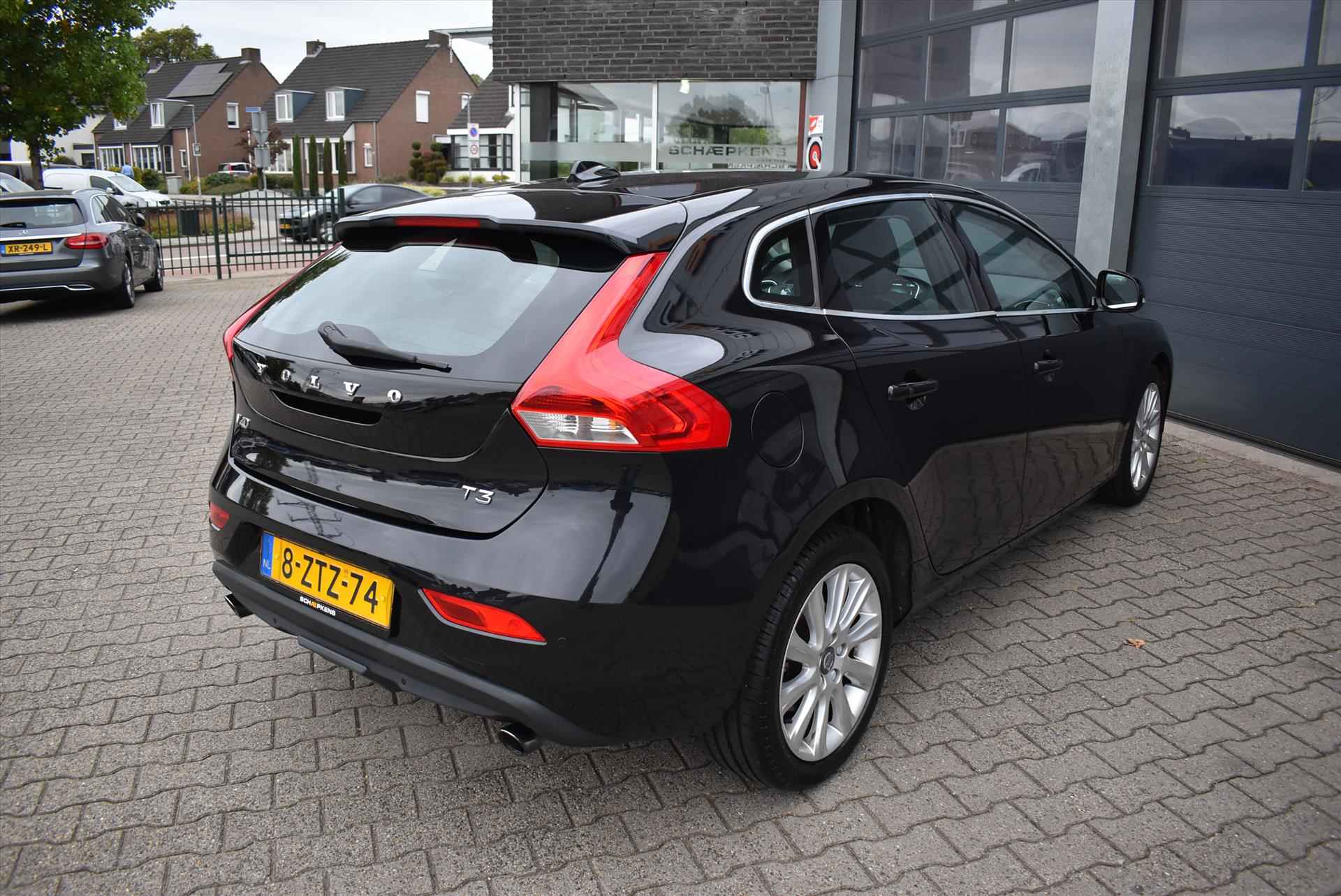 VOLVO V40 1.6 T3 150pk Momentum - 15/34