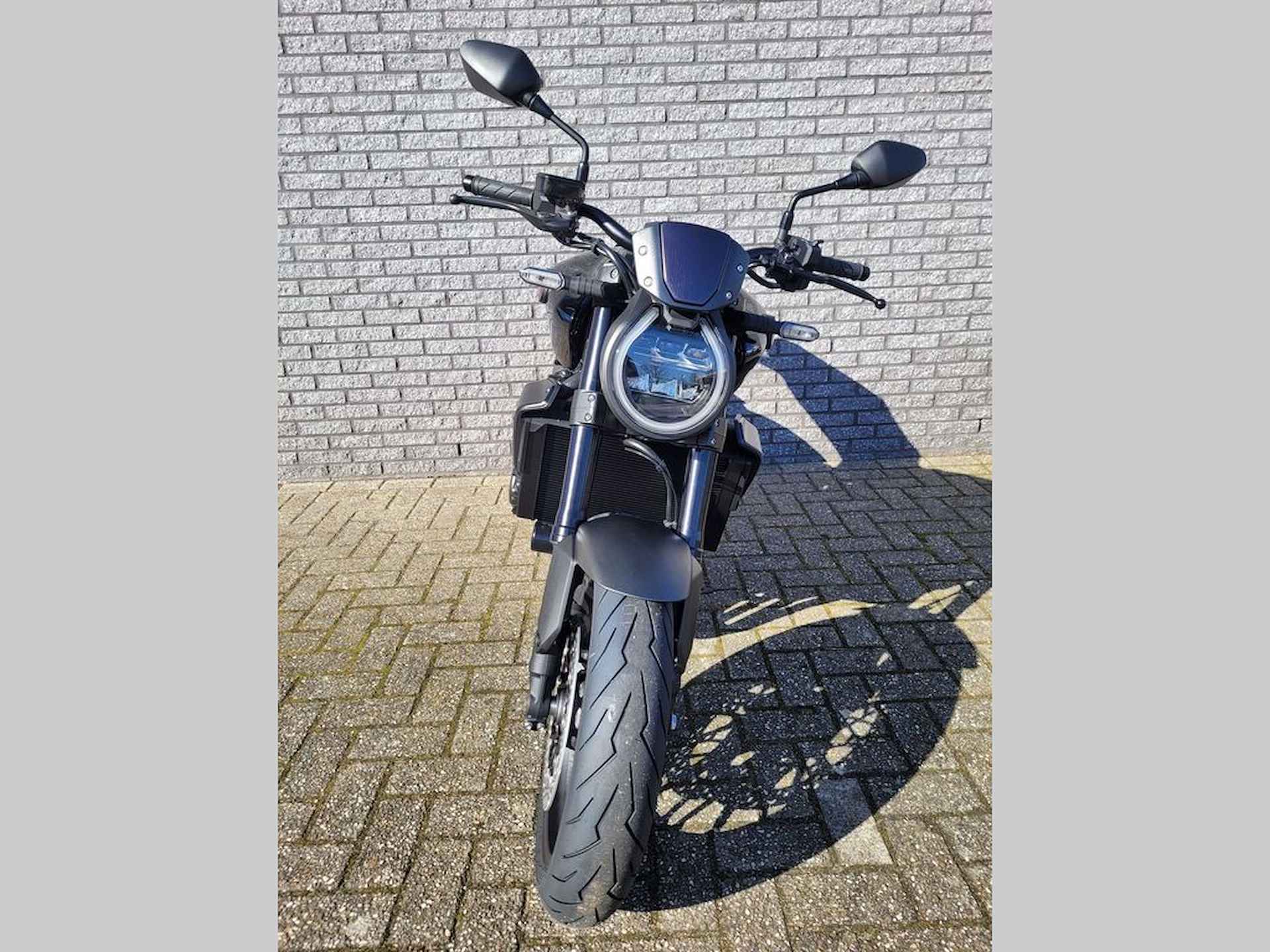 Honda CB1000R Black Editon - 2/4