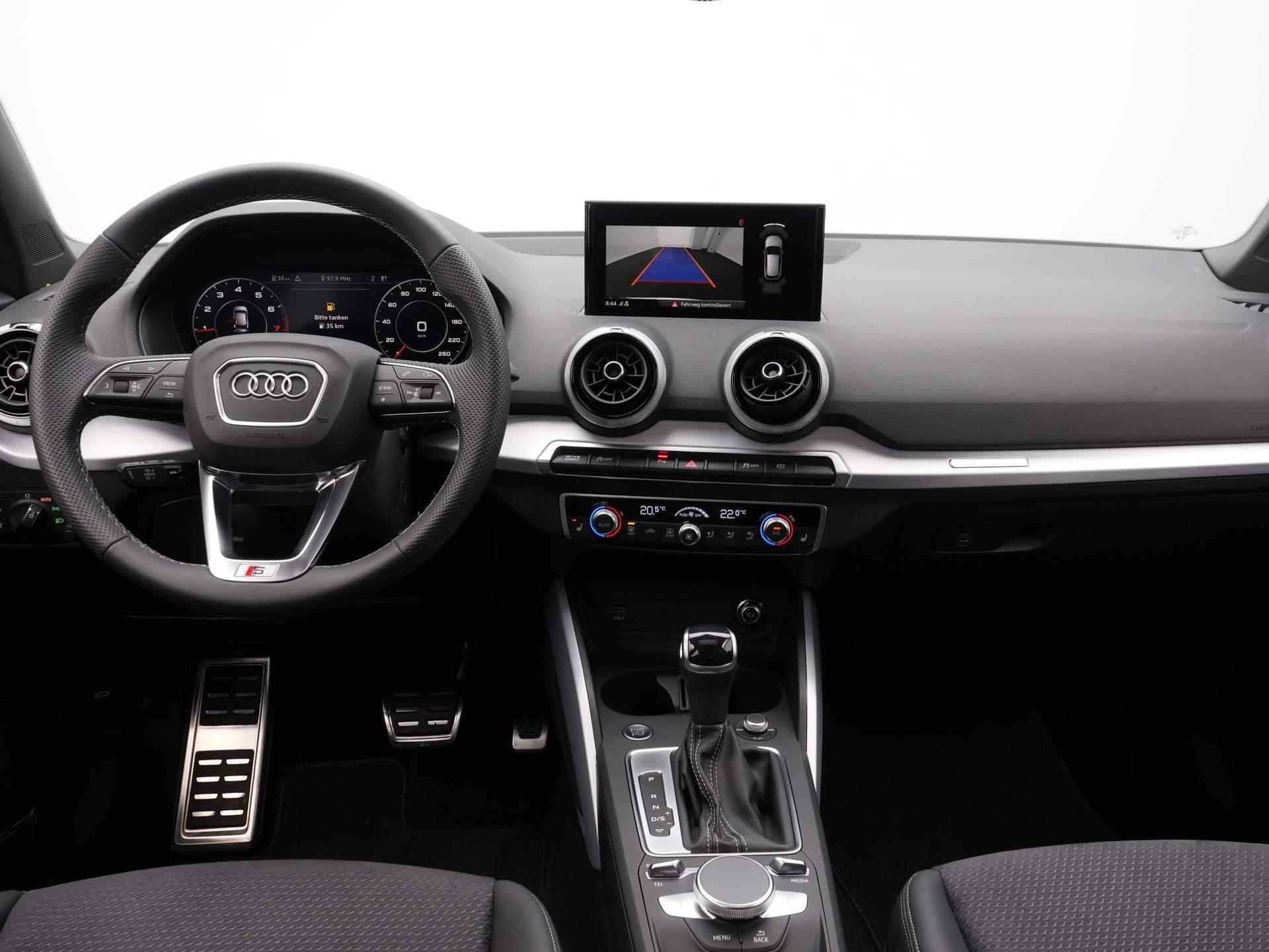 Audi Q2 35 TFSI S Edition | S Line | panoramadak | zwart optiek | SONOS | 18" - 4/49