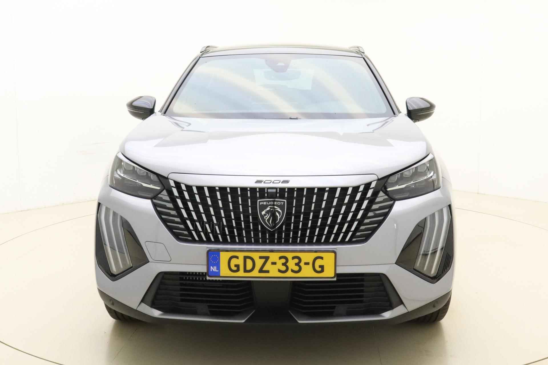 Peugeot 2008 1.2 Hybrid GT 136 PK | Automaat | Camera | Alcantara bekleding | Elektrische stoelen | Stoelverwarming | Panorama dak | Adaptieve Cruise Control | Navigatie | Nieuw uit voorraad - 7/46