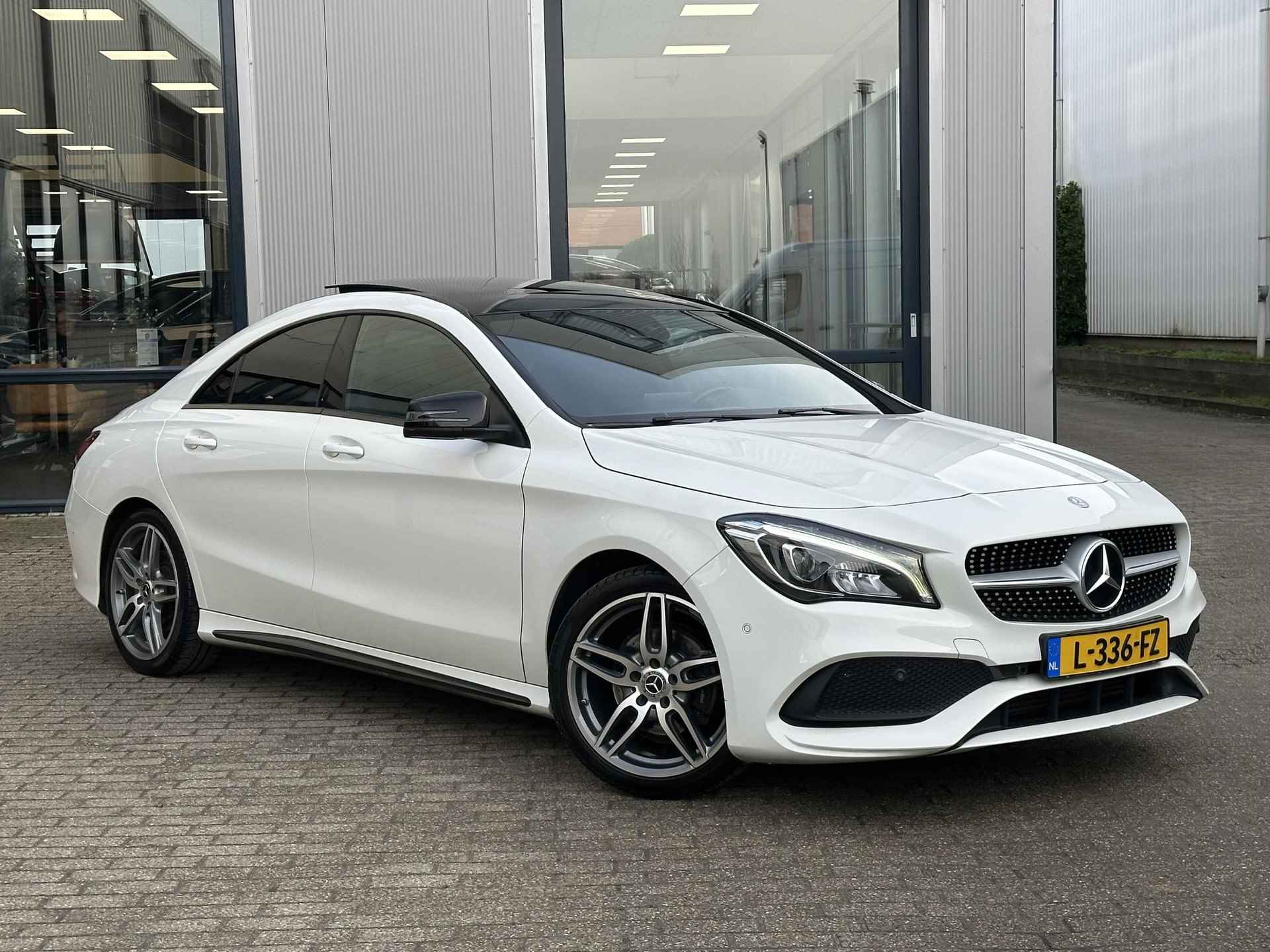 Mercedes-Benz CLA-klasse AMG 200 Prestige | Pano-Dak/Sfeer/Harman-Kardon/Navi/18" - 34/59