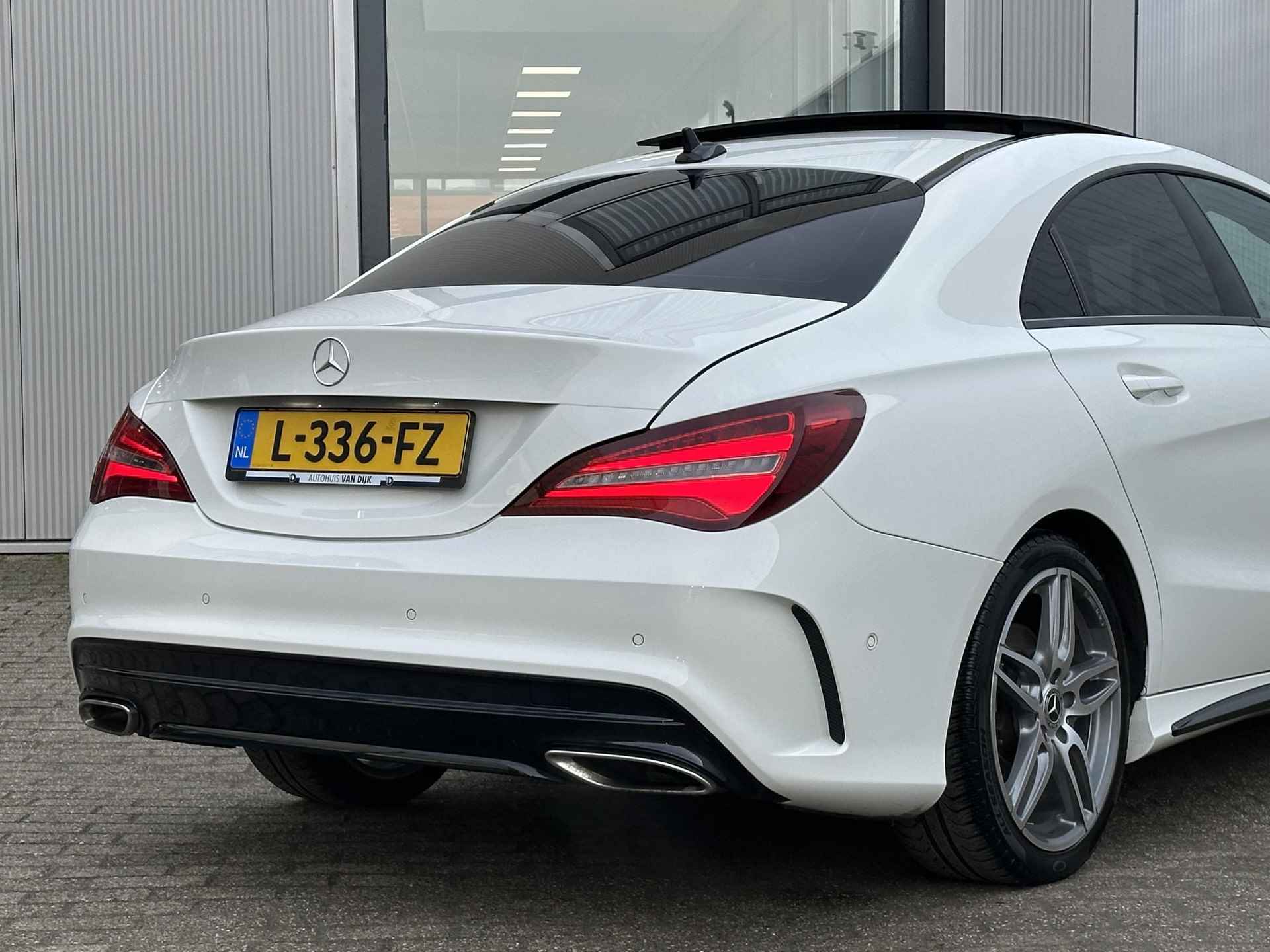 Mercedes-Benz CLA-klasse AMG 200 Prestige | Pano-Dak/Sfeer/Harman-Kardon/Navi/18" - 44/59