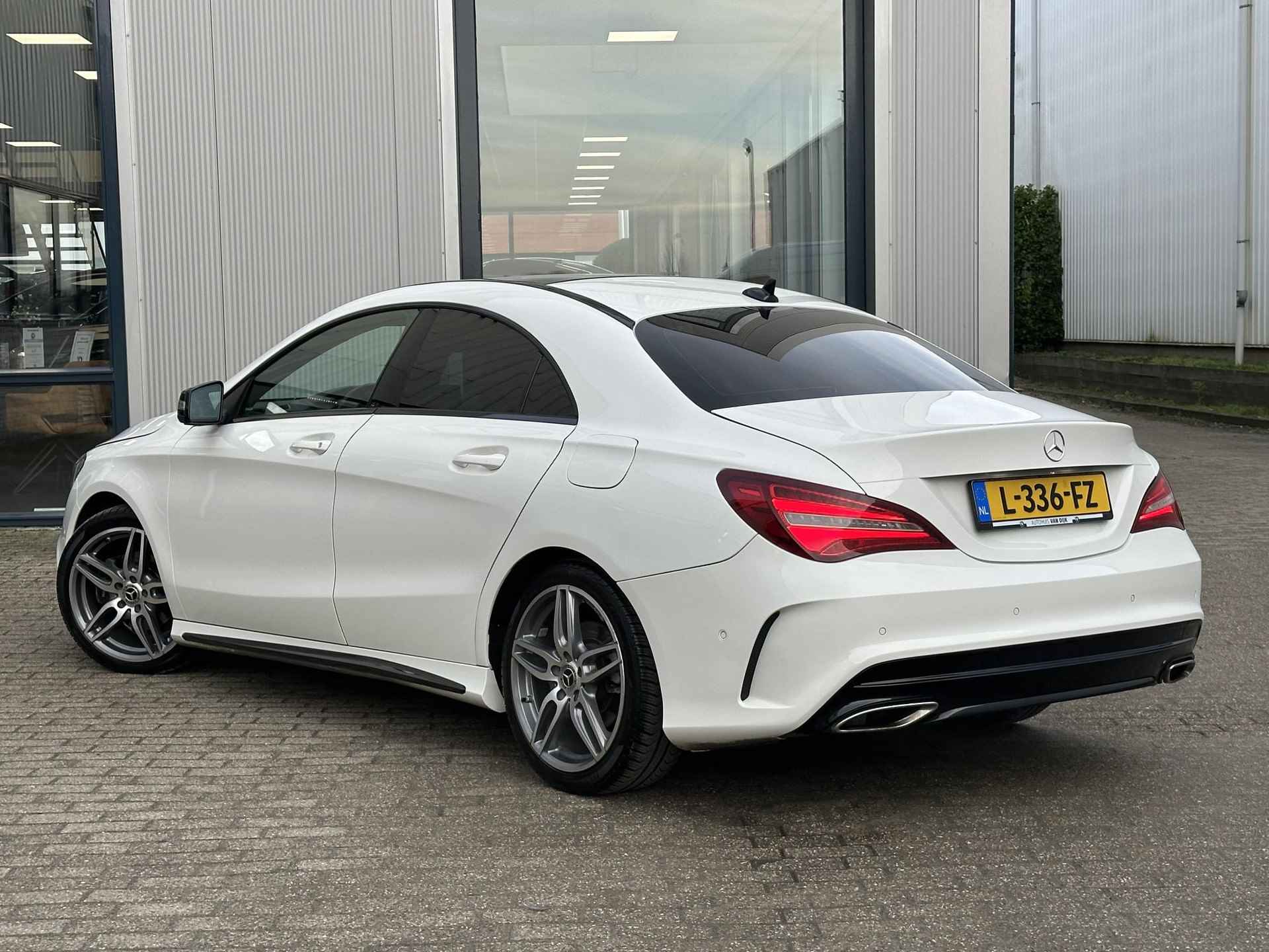 Mercedes-Benz CLA-klasse AMG 200 Prestige | Pano-Dak/Sfeer/Harman-Kardon/Navi/18" - 50/59