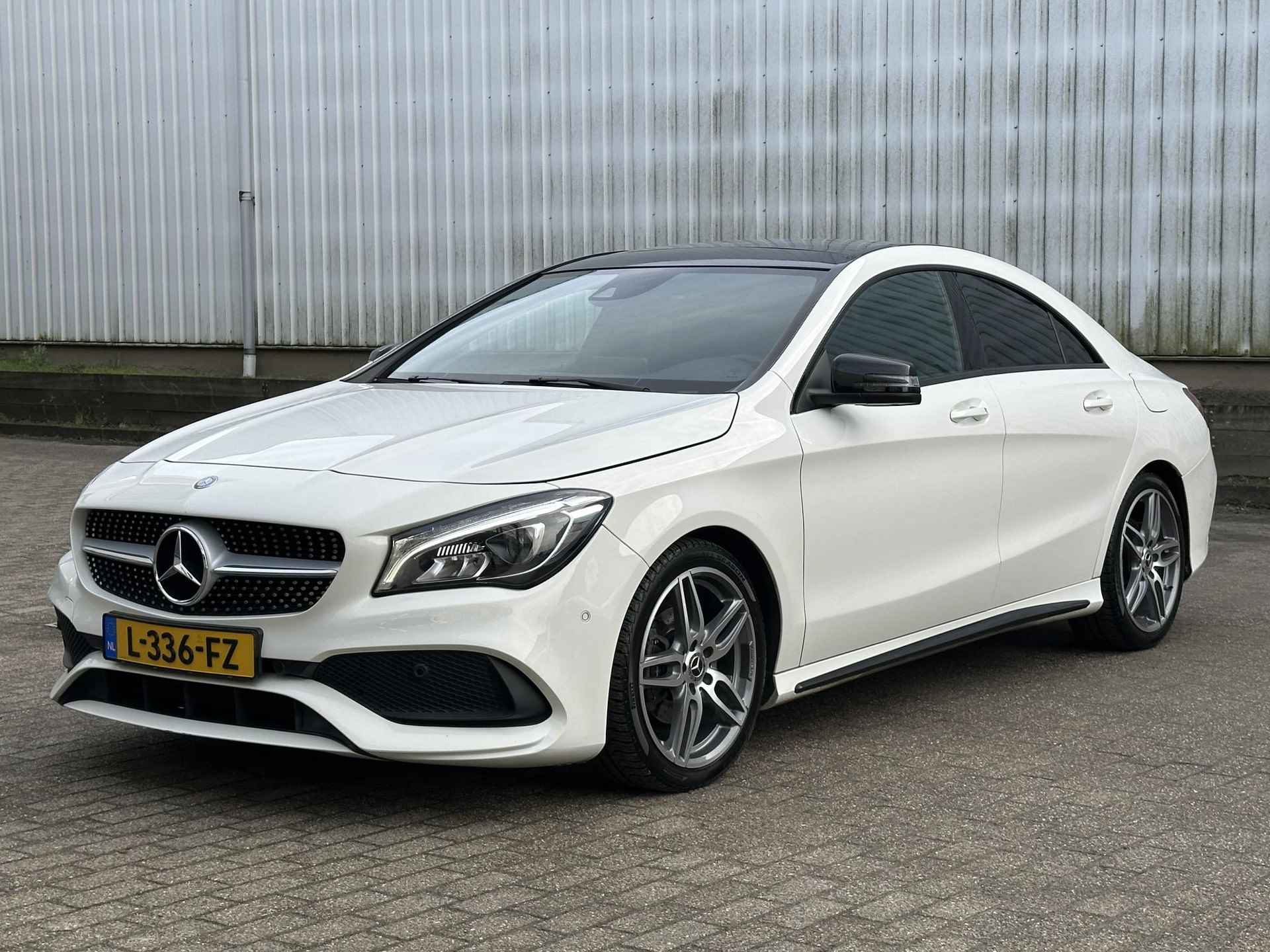 Mercedes-Benz CLA-klasse AMG 200 Prestige | Pano-Dak/Sfeer/Harman-Kardon/Navi/18" - 54/59