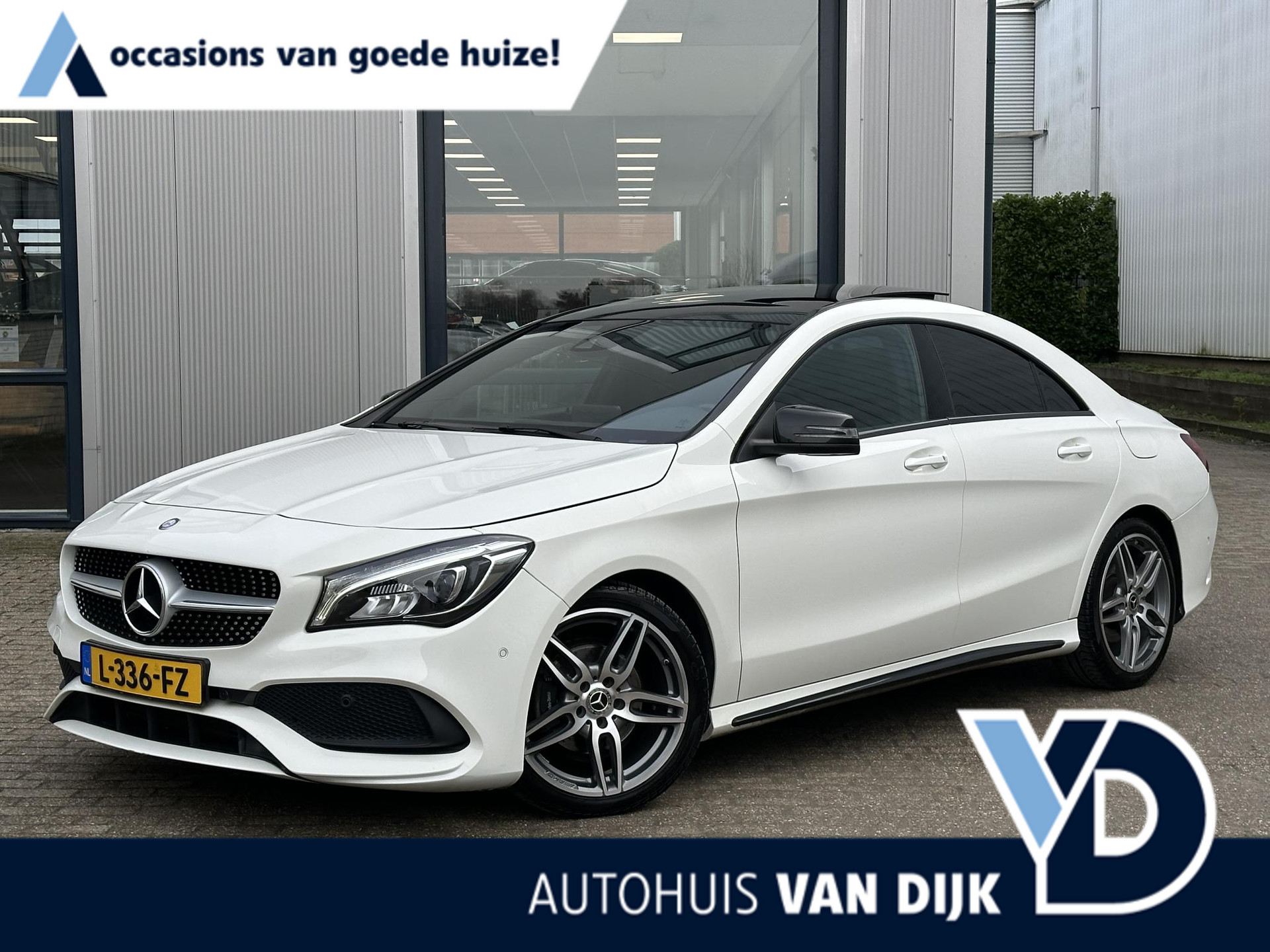 Mercedes-Benz CLA-klasse AMG 200 Prestige | Pano-Dak/Sfeer/Harman-Kardon/Navi/18"