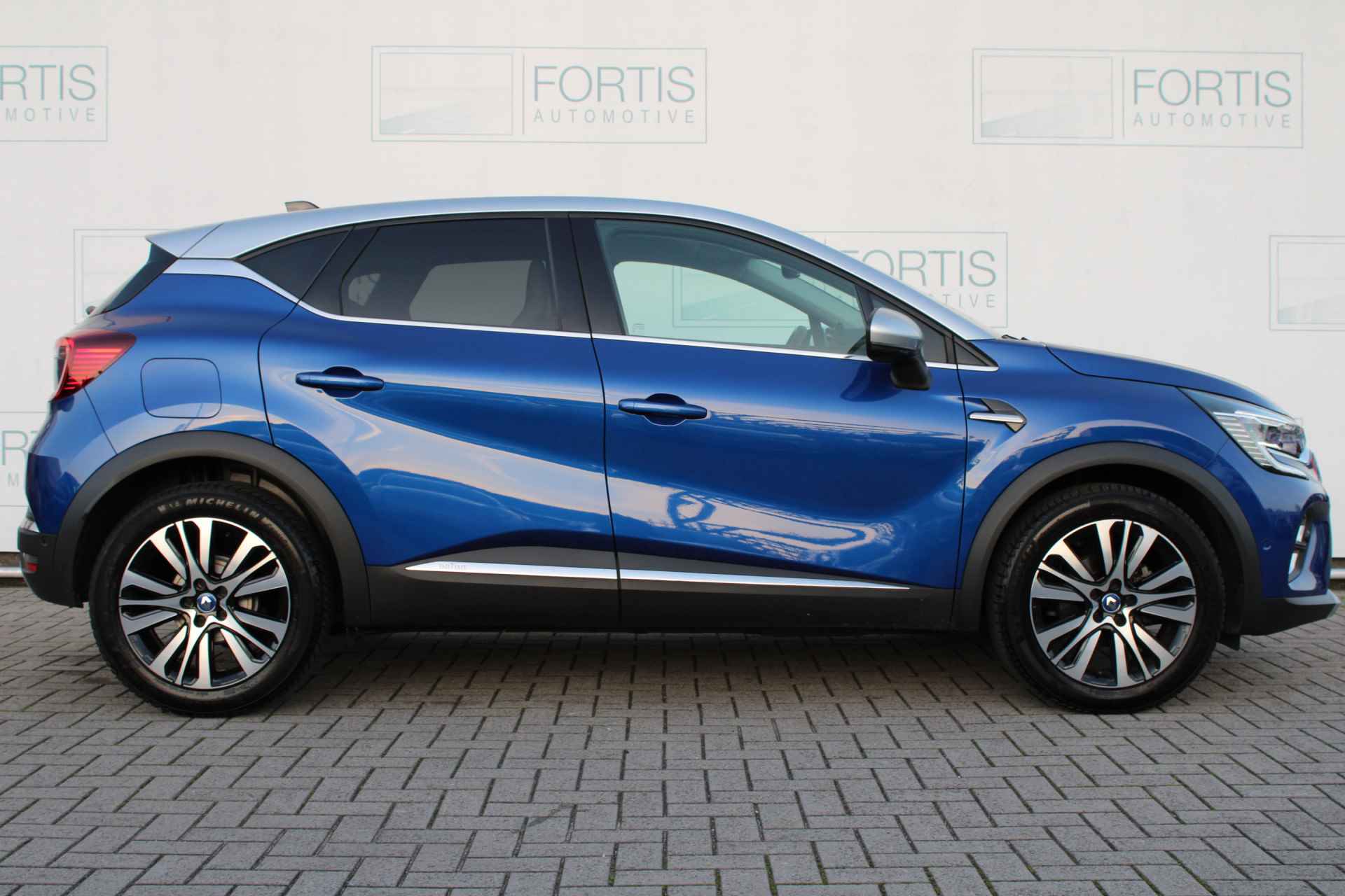 Renault Captur 1.3 TCe 140 EDC Initiale Paris NL AUTO | LUXE LEDER | 360 CAMERA | SFEERVERLICHTING - 27/42