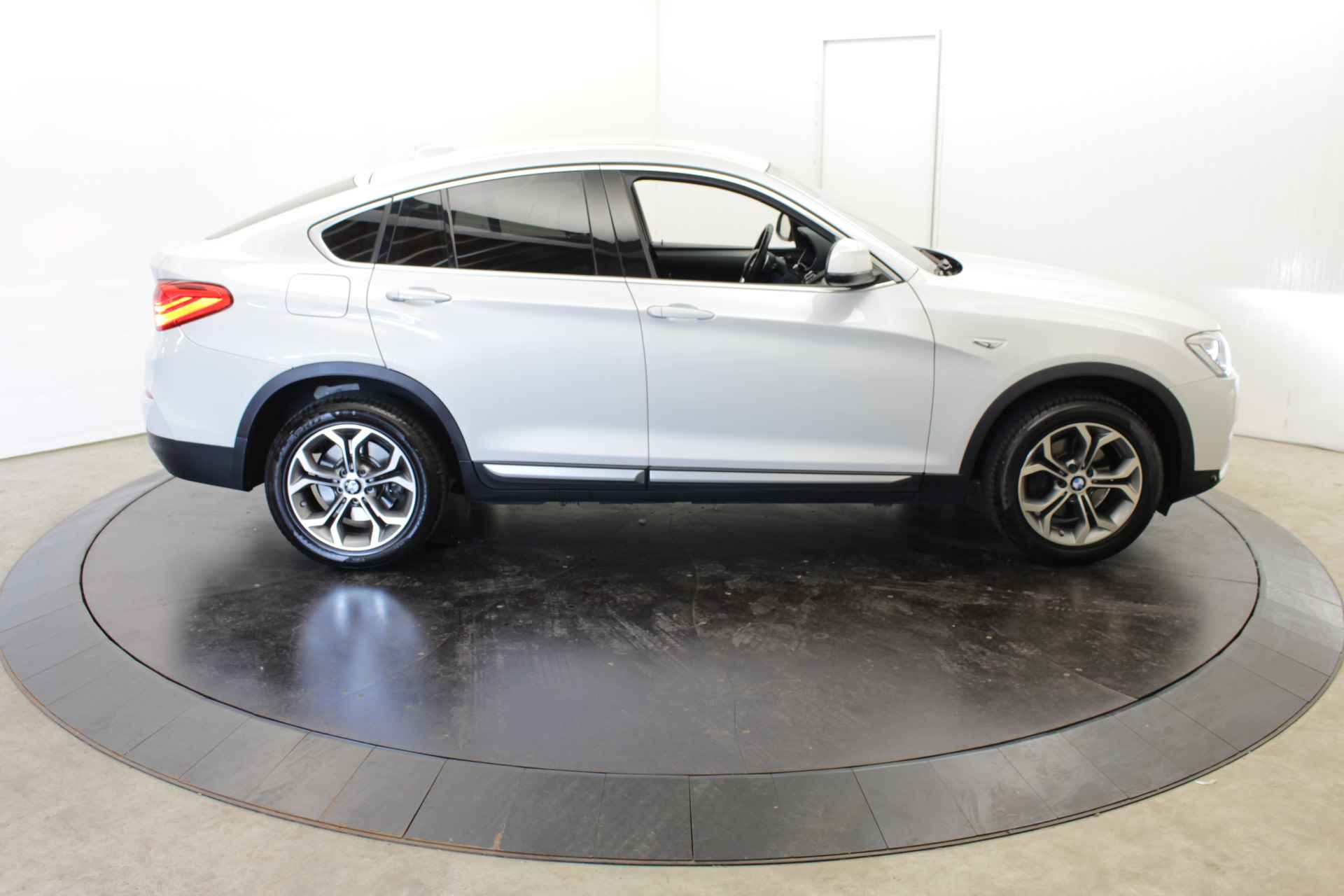 BMW X4 High EXE xDrive28i 245PK Vol Leder M Sport Stoelen EL Trekh+a Klep Parelmoer lak - 11/54