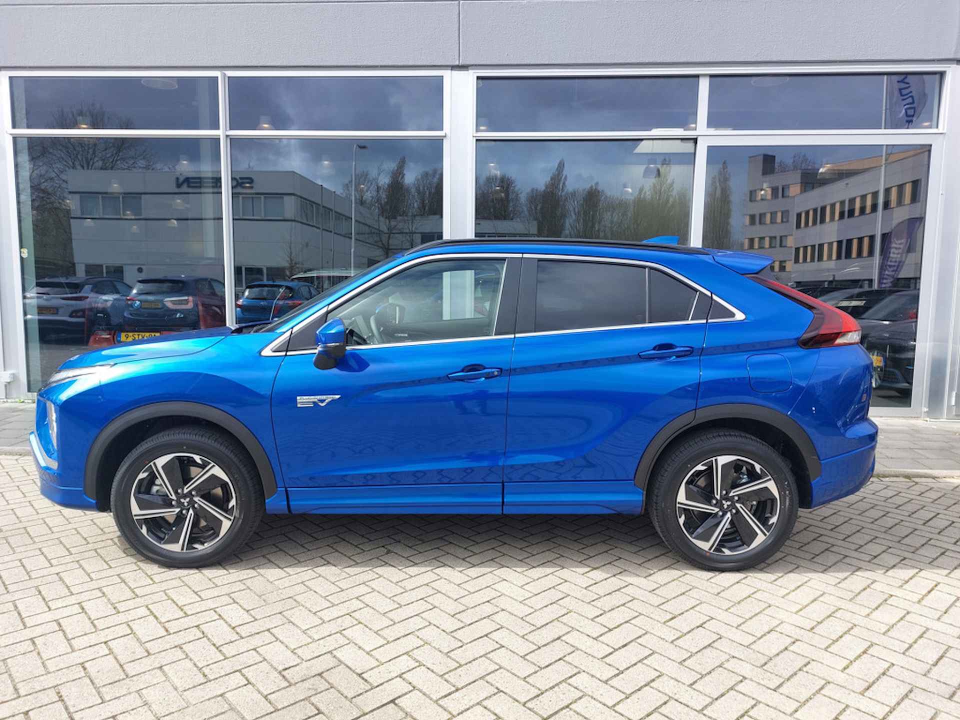 Mitsubishi Eclipse Cross 2.4 PHEV Intense+ - 2/14