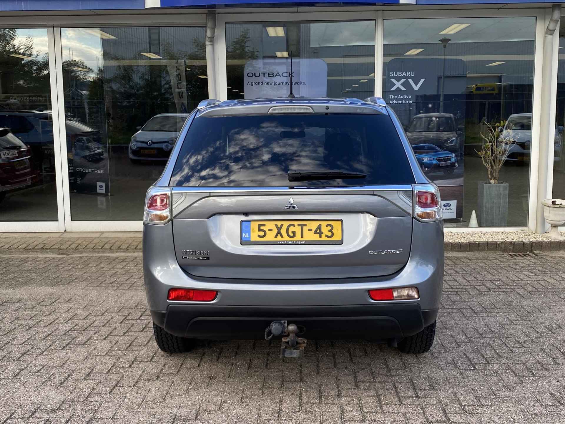 Mitsubishi Outlander 2.0 Business Edition | Cruise control | Navigatie | Klimaat controle | Achteruitrijcamera | 7 zitplaatsen | Trekhaak | - 12/38