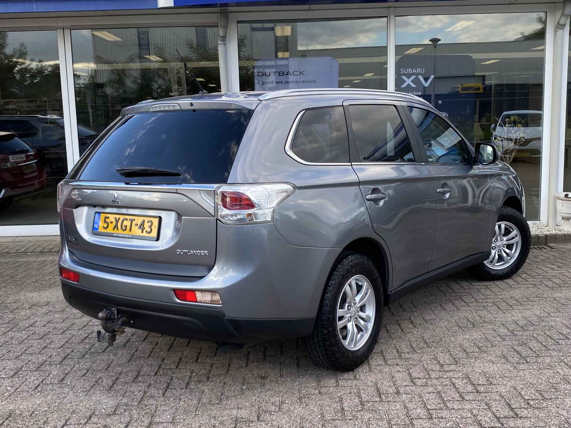 Mitsubishi Outlander 2.0 Business Edition | Cruise control | Navigatie | Klimaat controle | Achteruitrijcamera | 7 zitplaatsen | Trekhaak | - 20/38