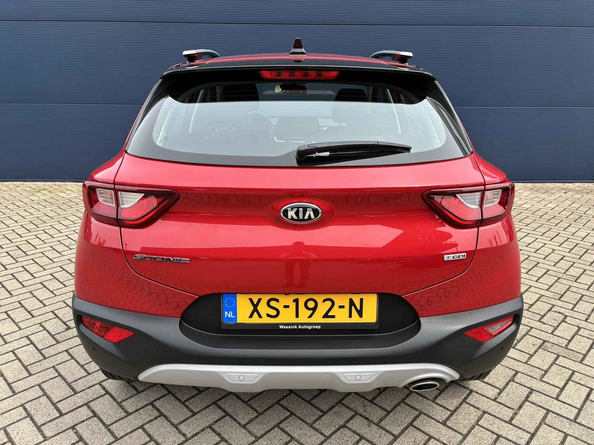 Kia Stonic 1.0T 100pk DynamicLine | Airconditioning | Navigatie | 17" Lm velgen | Camera | Cruise control - 24/34