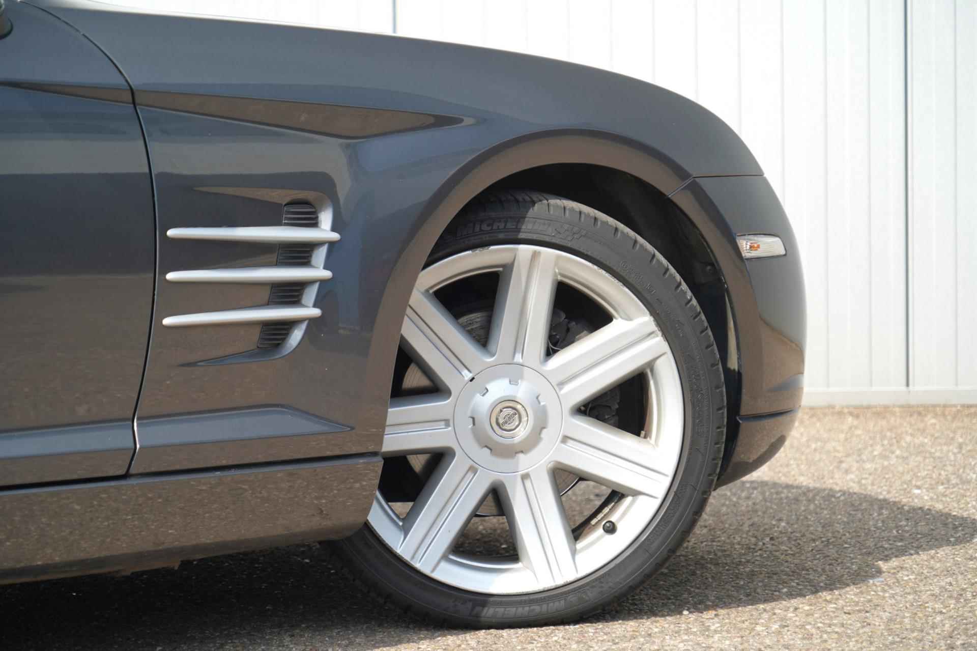 Chrysler Crossfire 3.2 V6 Limited / 84dkm! / Airco / Leder / Cruise / Automaat / Stoelverw. / Radio-CD - 24/32