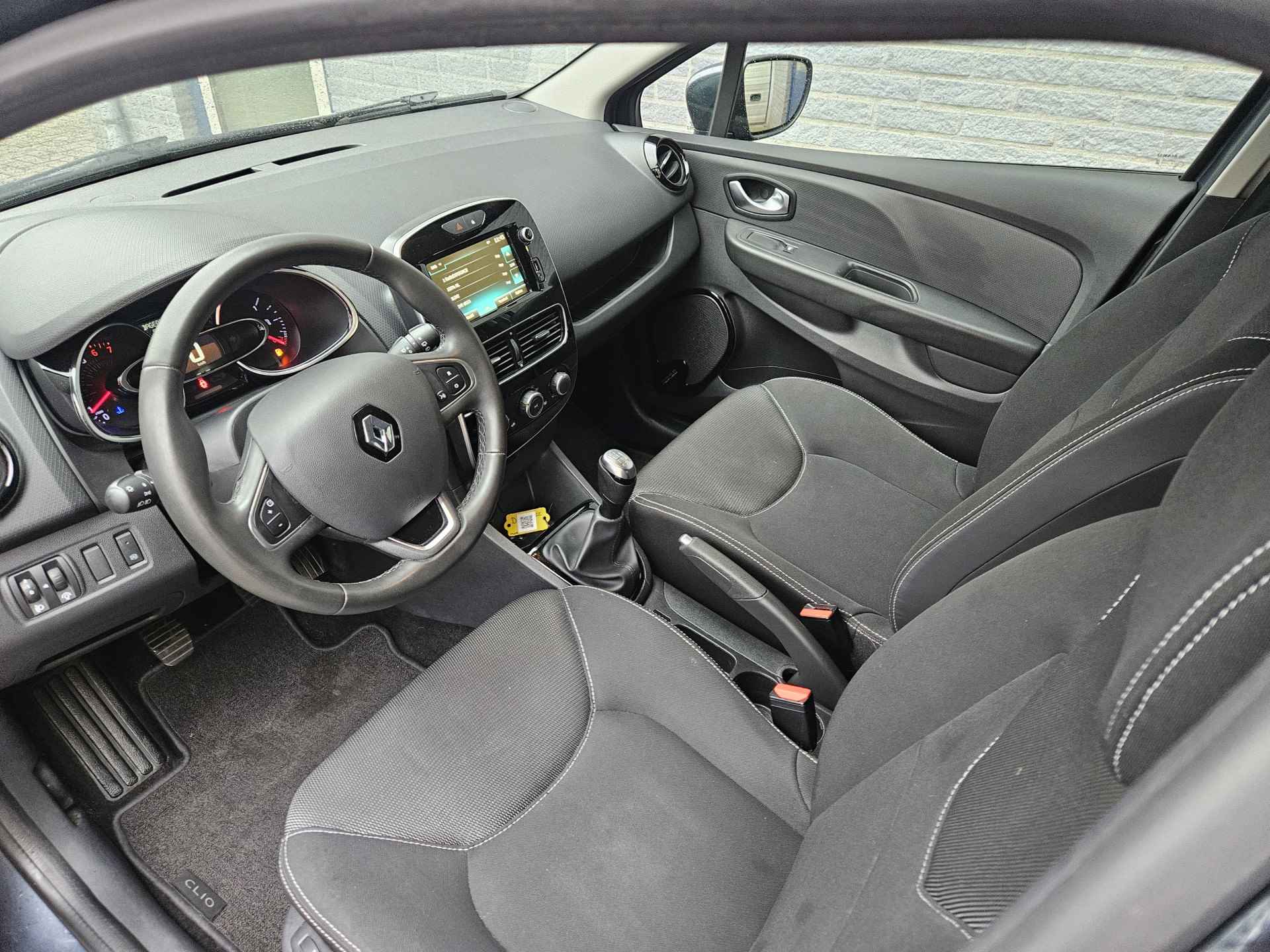 Renault Clio 0.9 TCe Zen Inclusief Afleveringskosten - 17/24