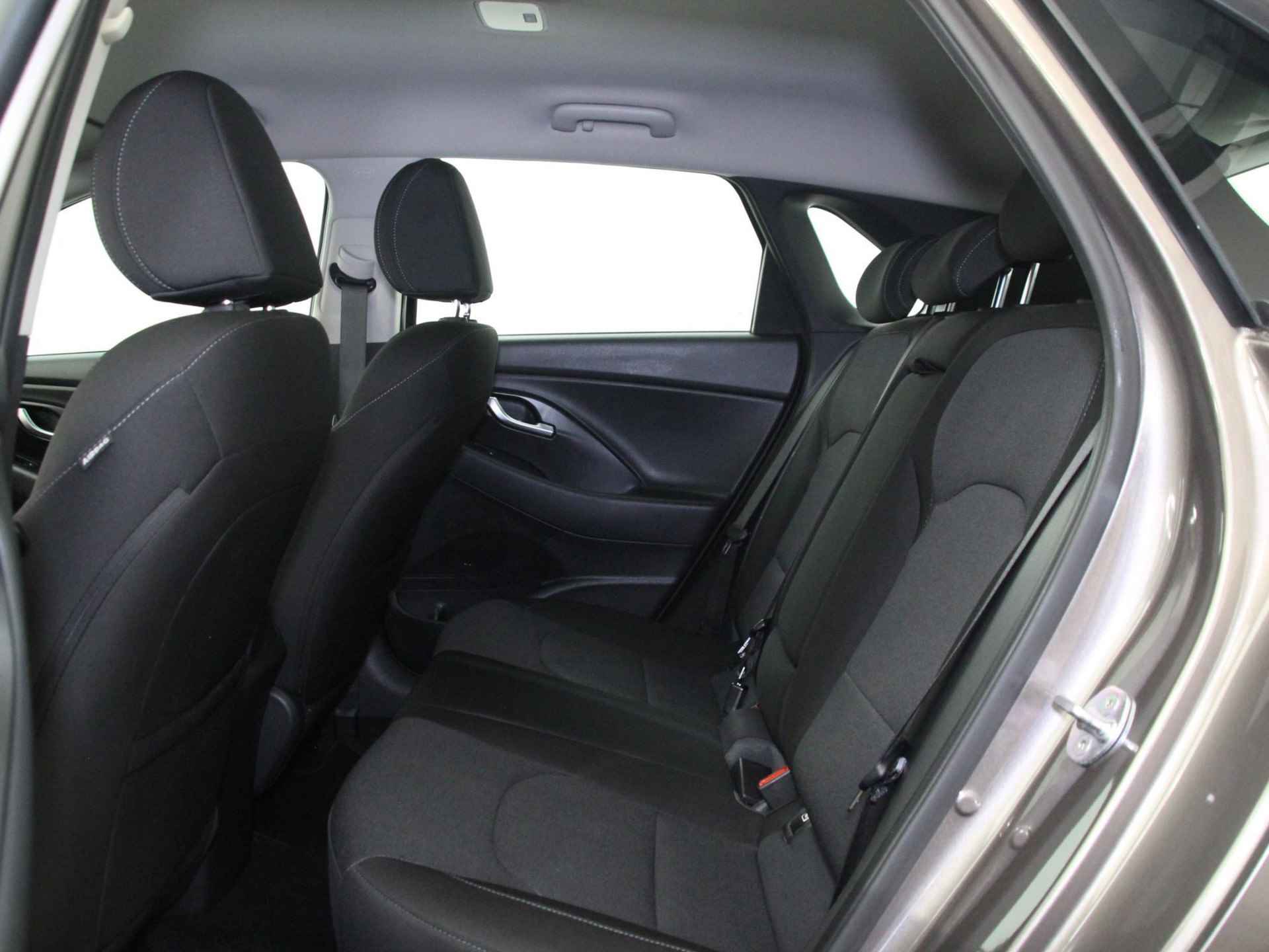 Hyundai i30 1.0 T-GDi MHEV Comfort Smart | Navigatie Full-Map | Camera | Apple Carplay/Android Auto | LED Koplampen | Keyless Entry | DAB | Rijklaarprijs! - 8/20